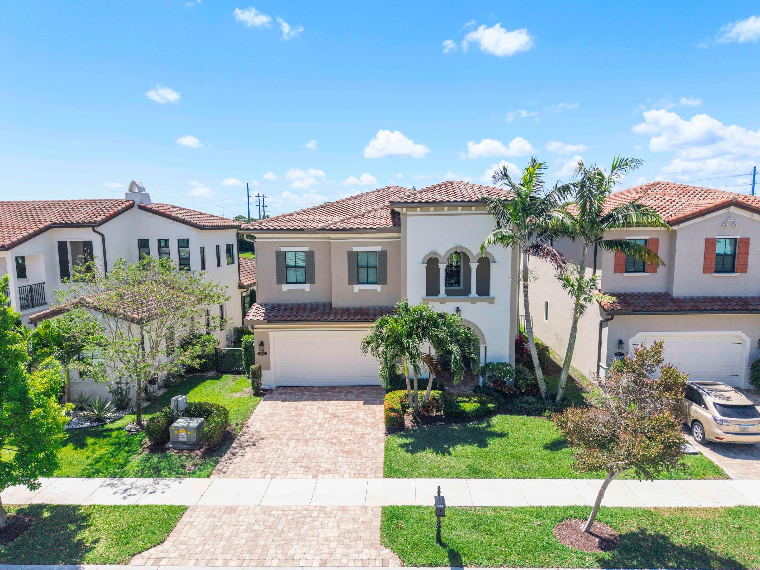 8723 Grand Prix Lane