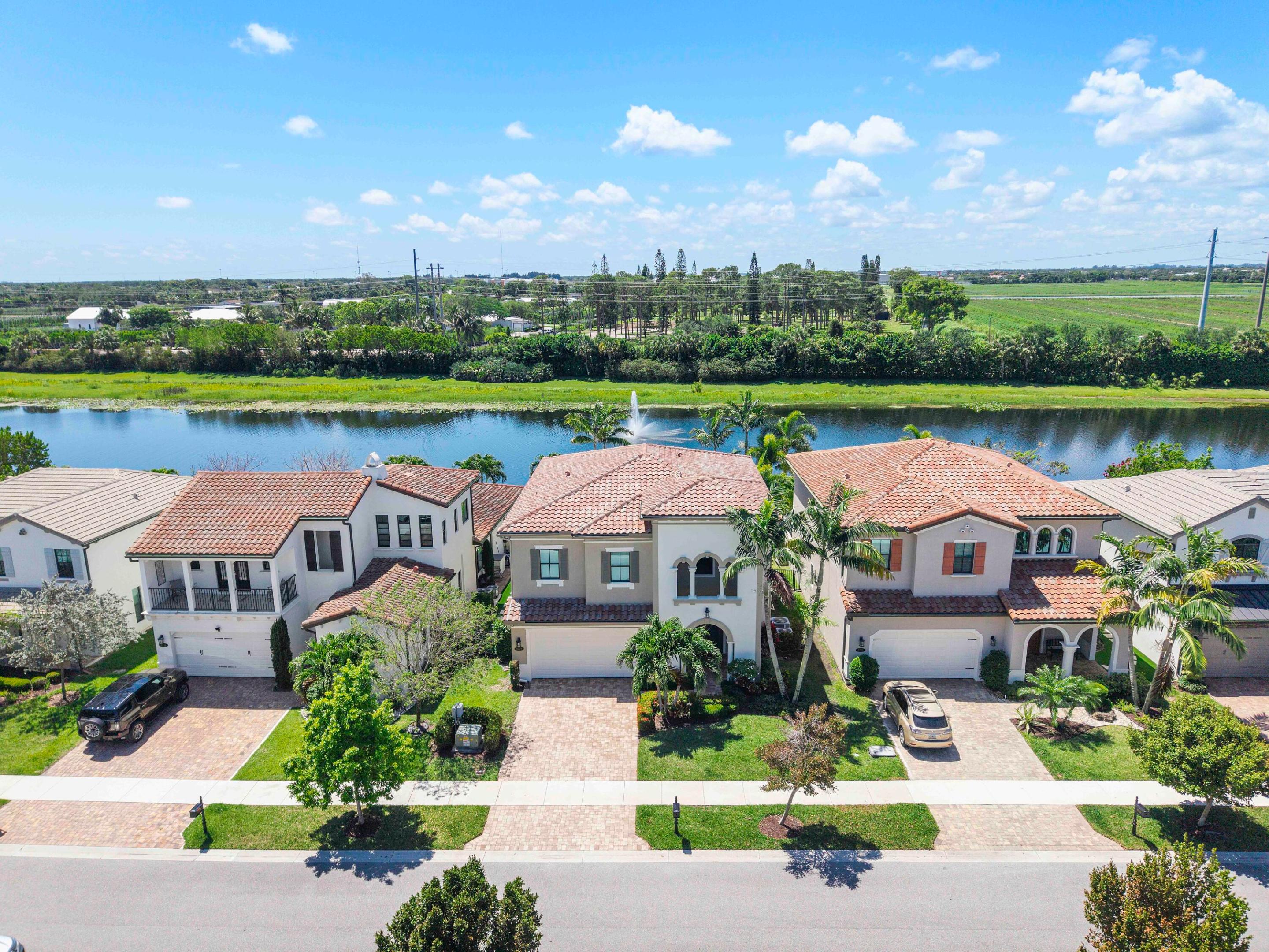 8723 Grand Prix Lane