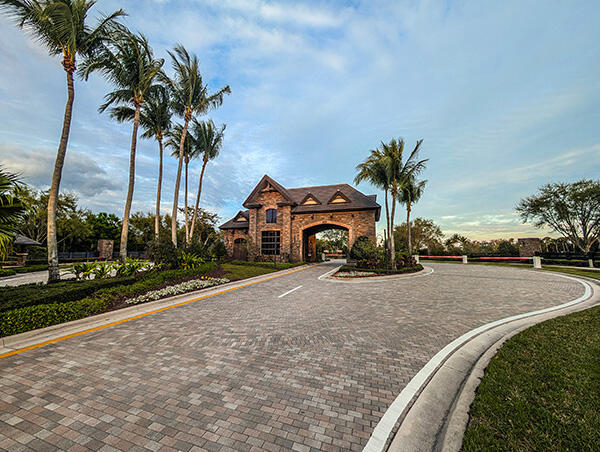 8723 Grand Prix Lane