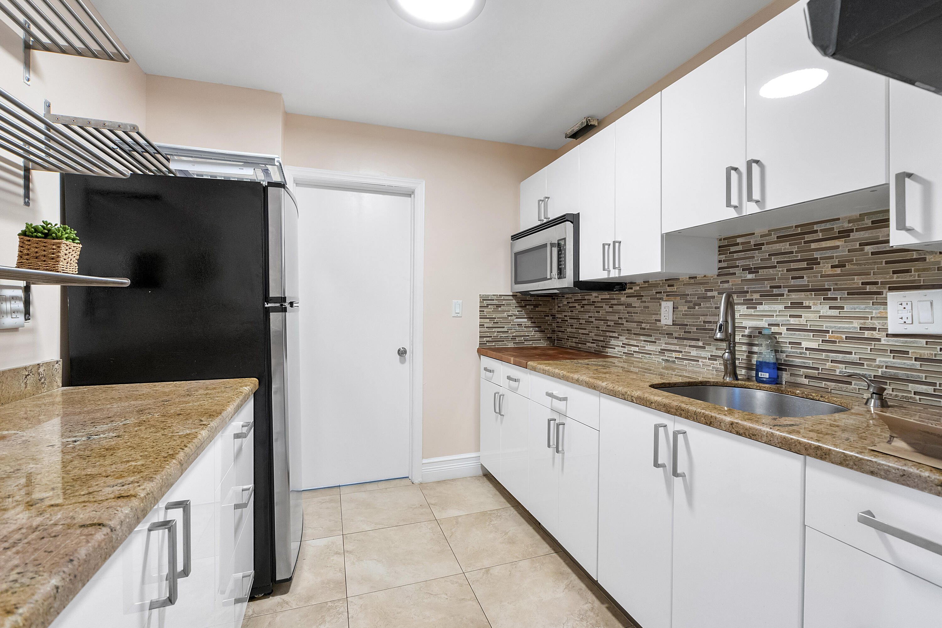 305 N POMPANO BEACH Boulevard Unit: 804