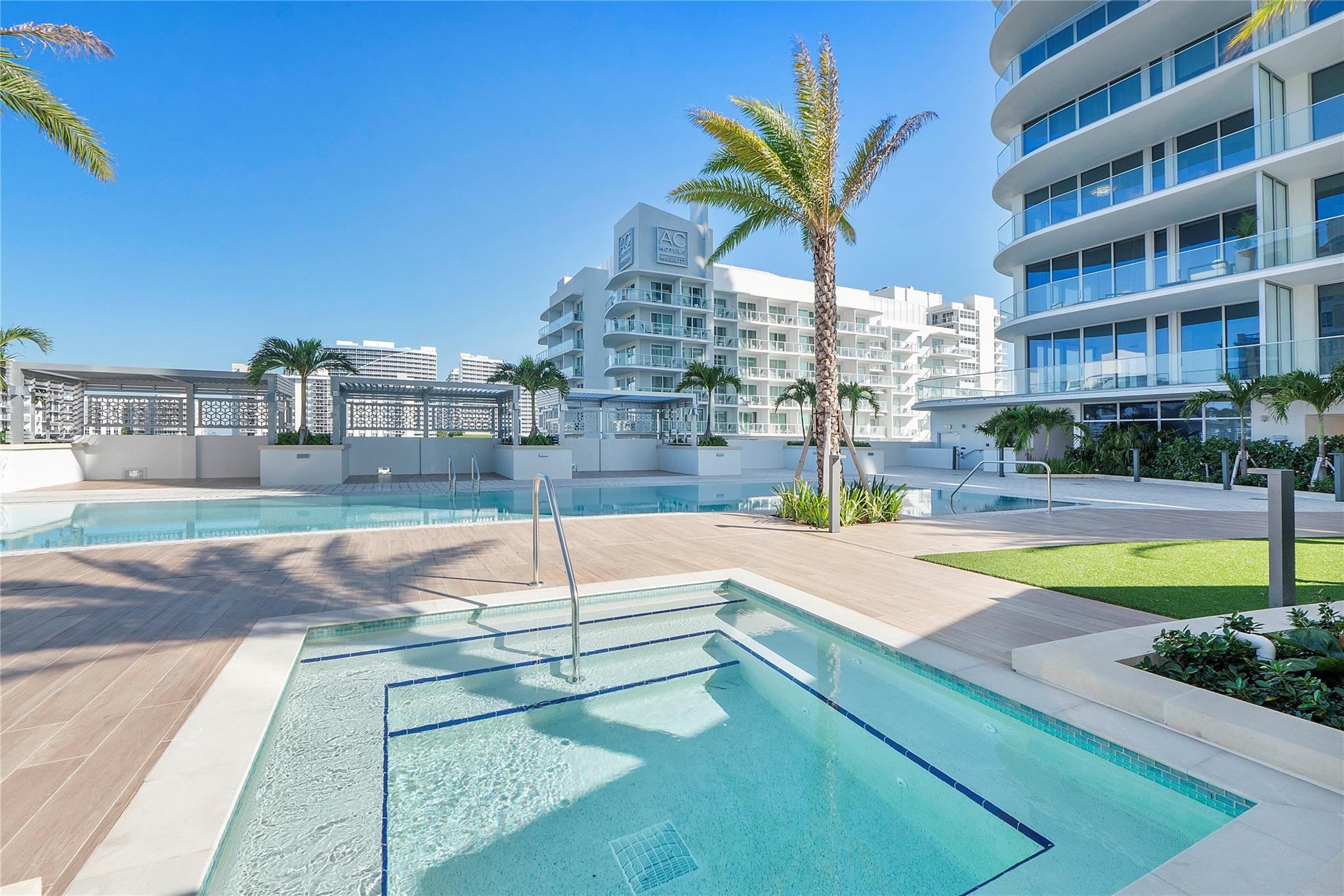 153 N Seabreeze Boulevard N 1803