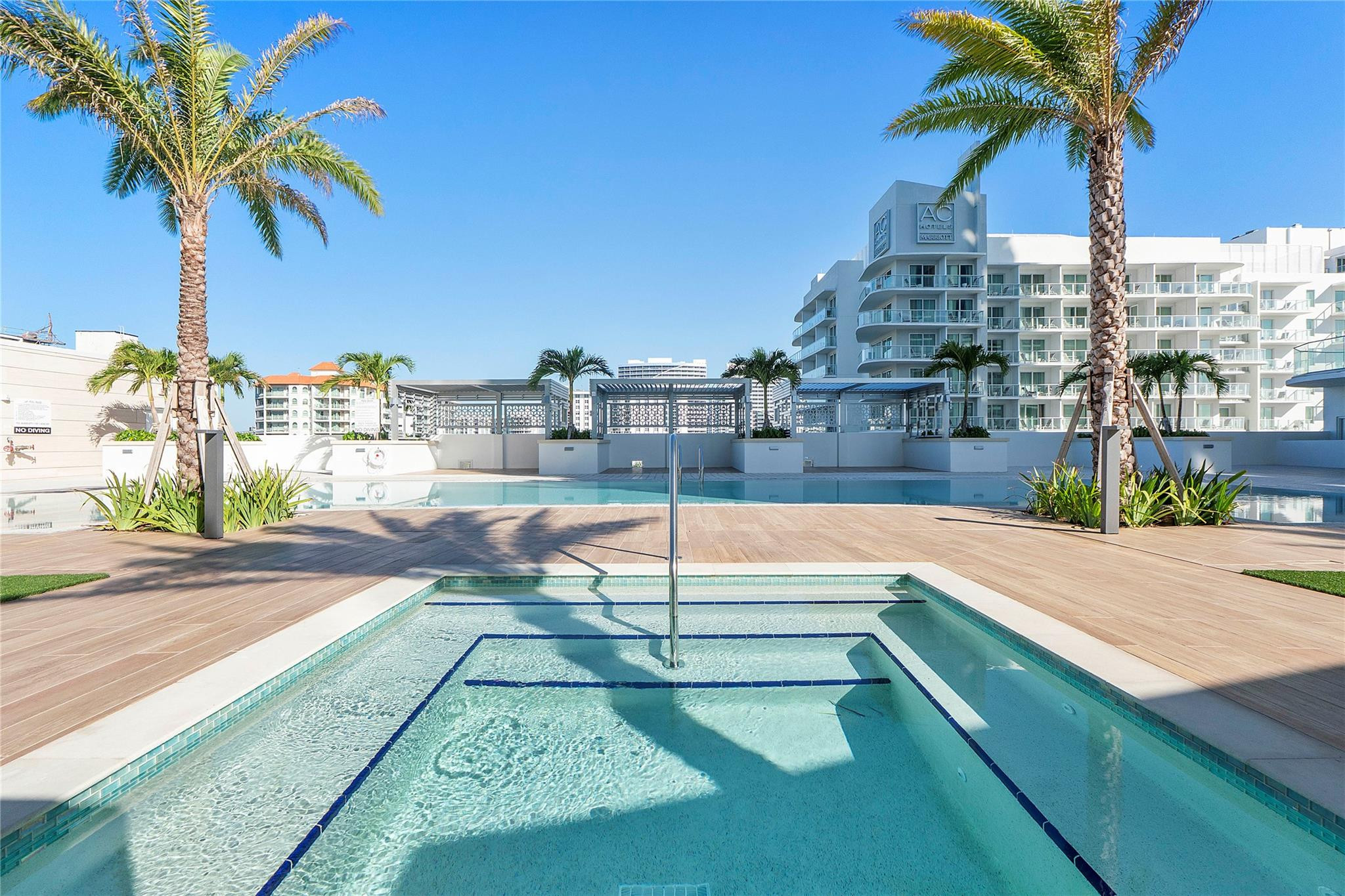 153 N Seabreeze Boulevard N 1803