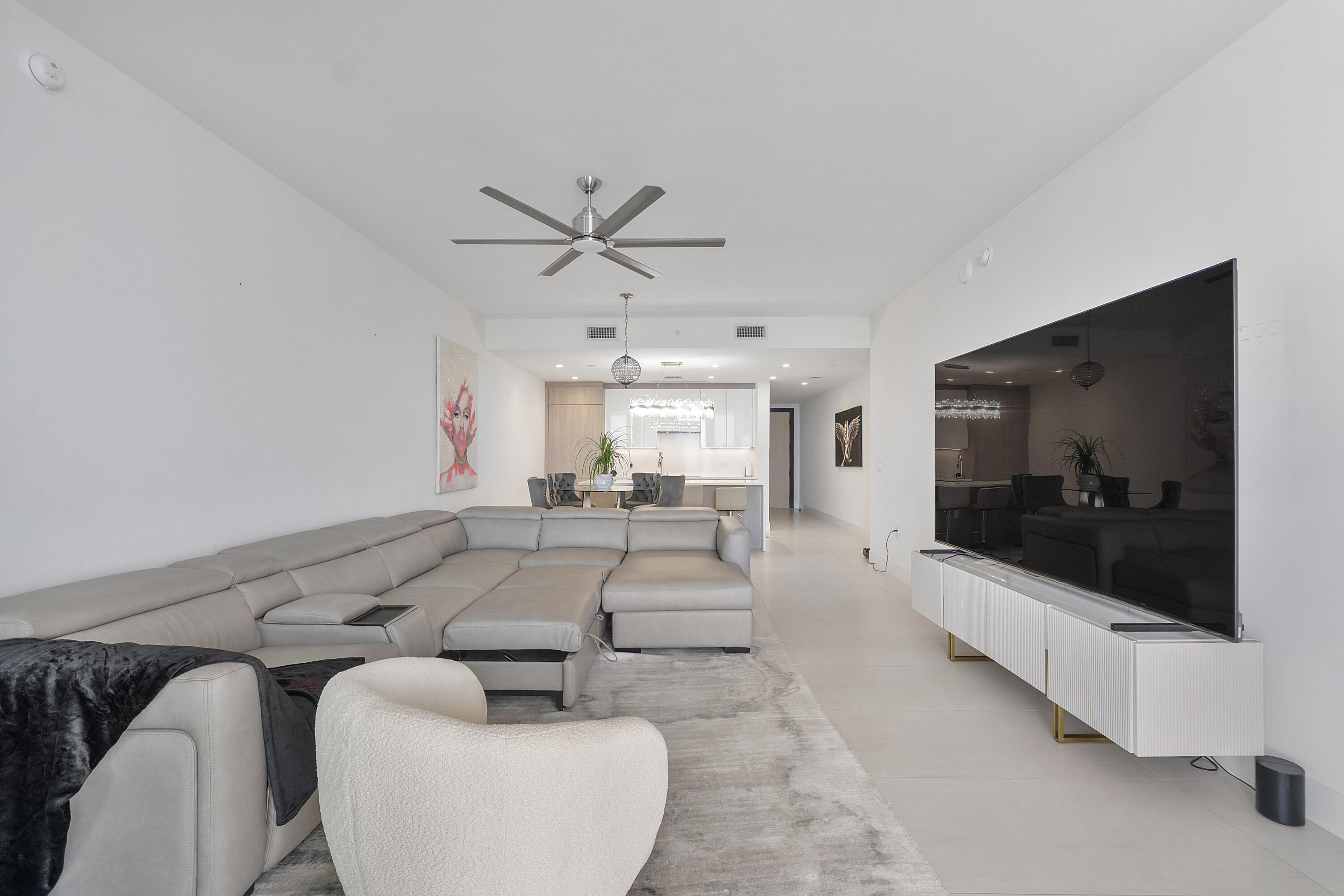 153 N Seabreeze Boulevard N 1803