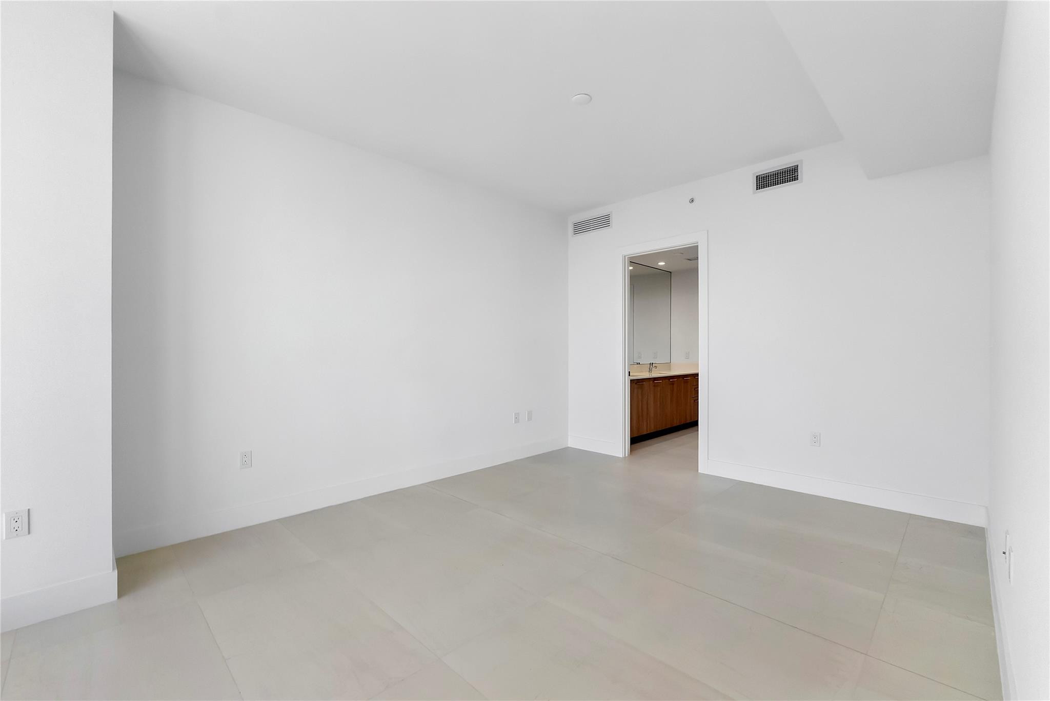 153 N Seabreeze Boulevard N 1803