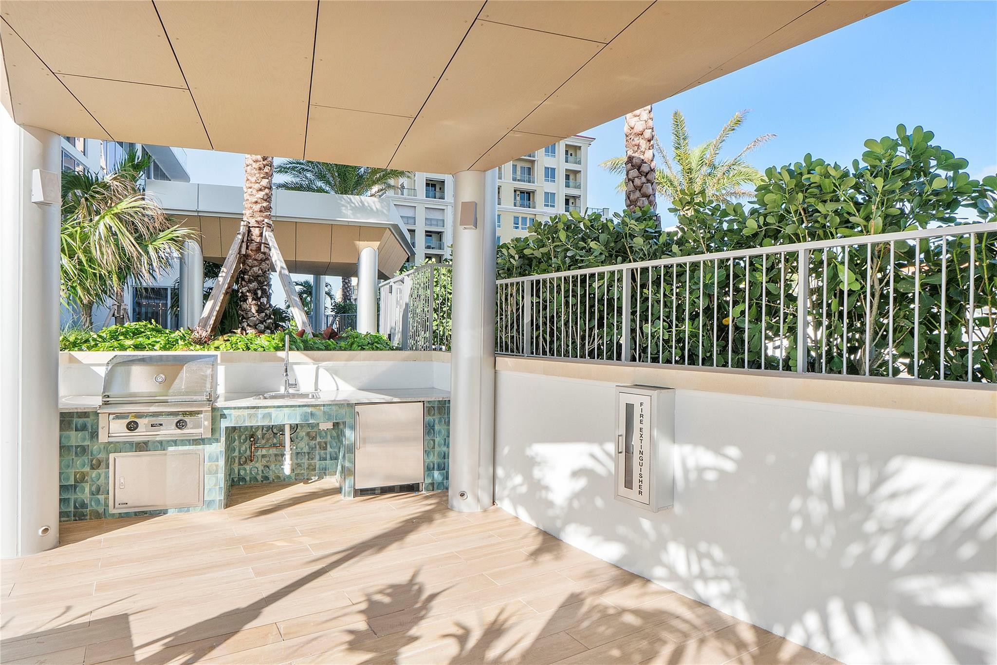 153 N Seabreeze Boulevard N 1803