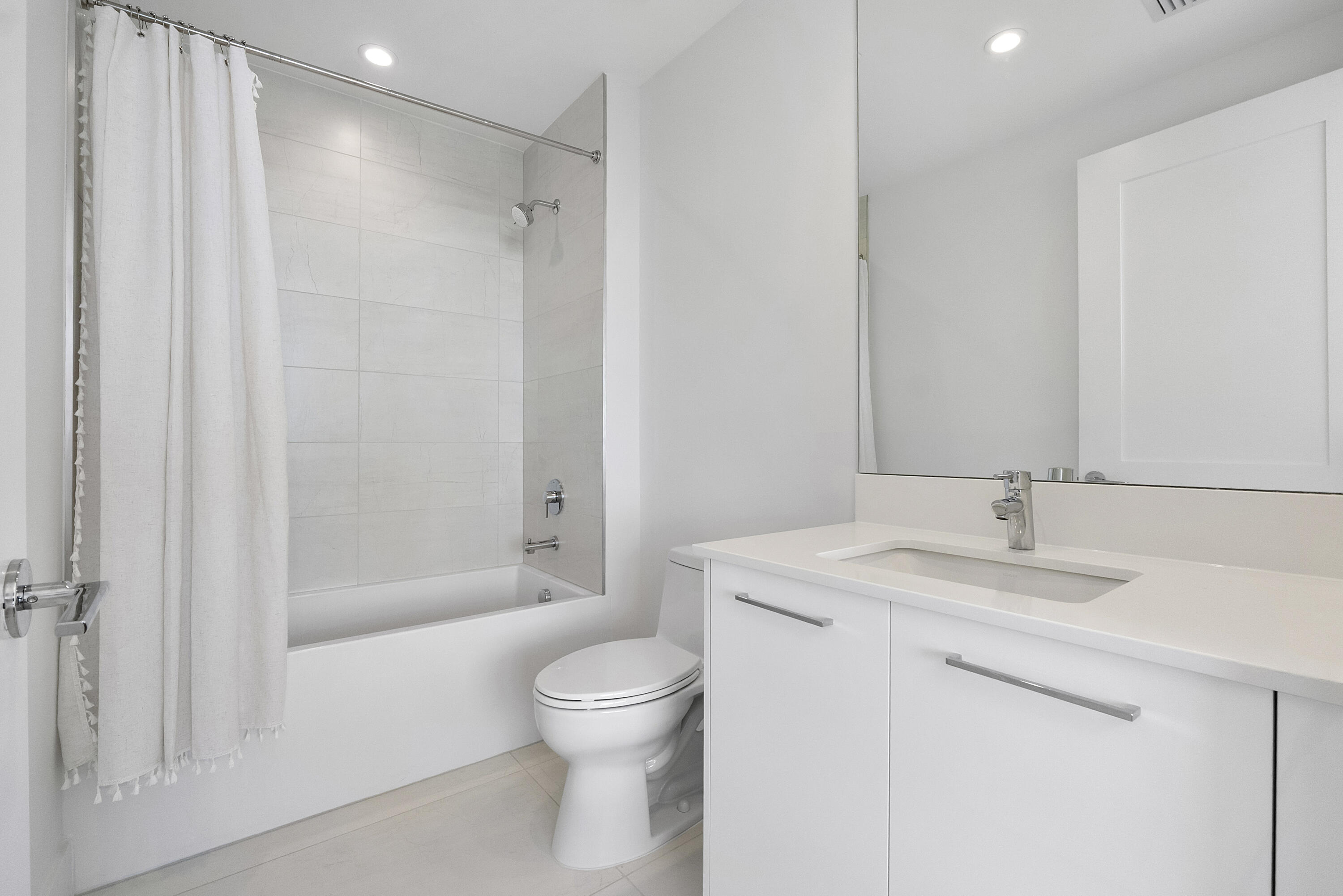153 N Seabreeze Boulevard N 1803