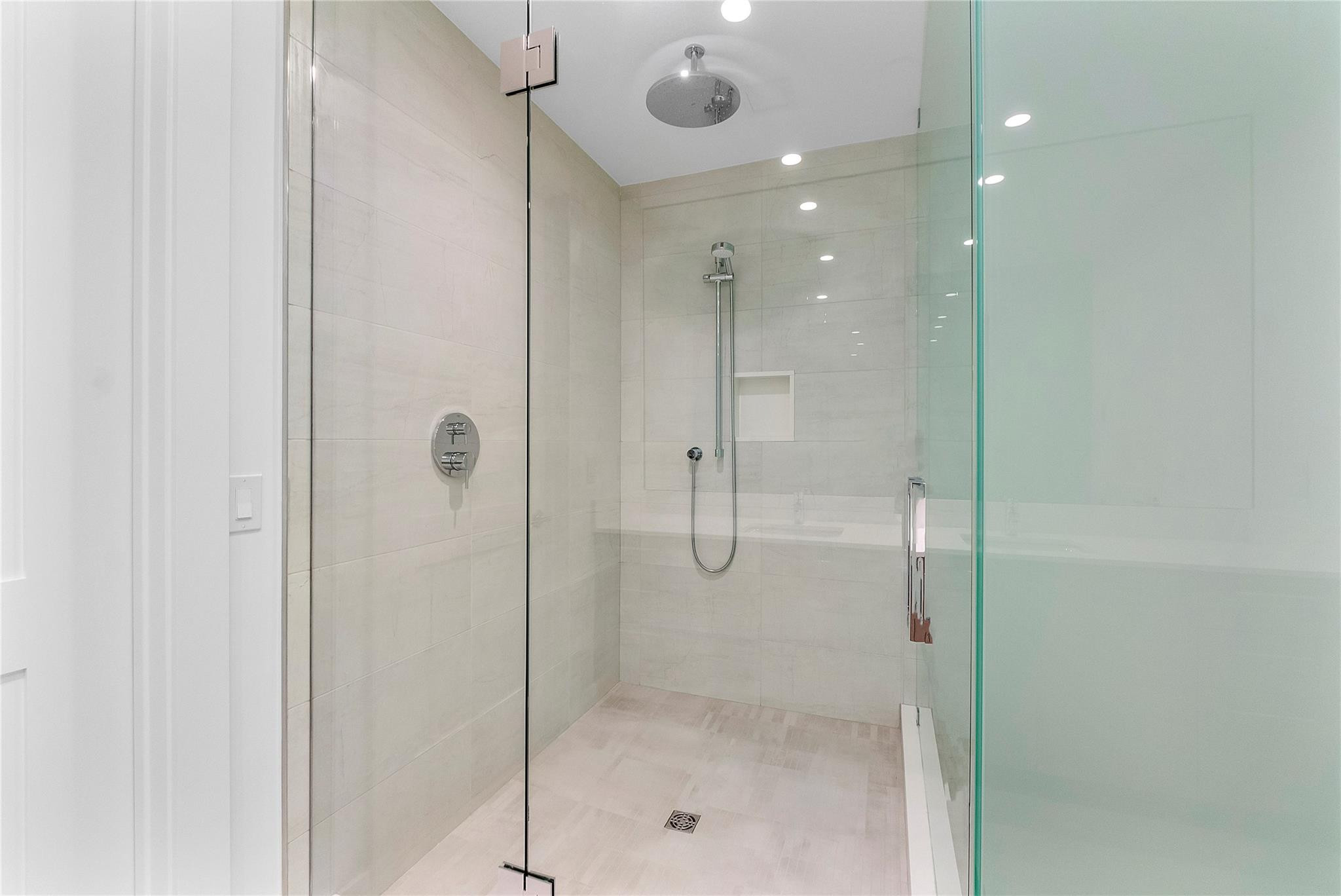 153 N Seabreeze Boulevard N 1803