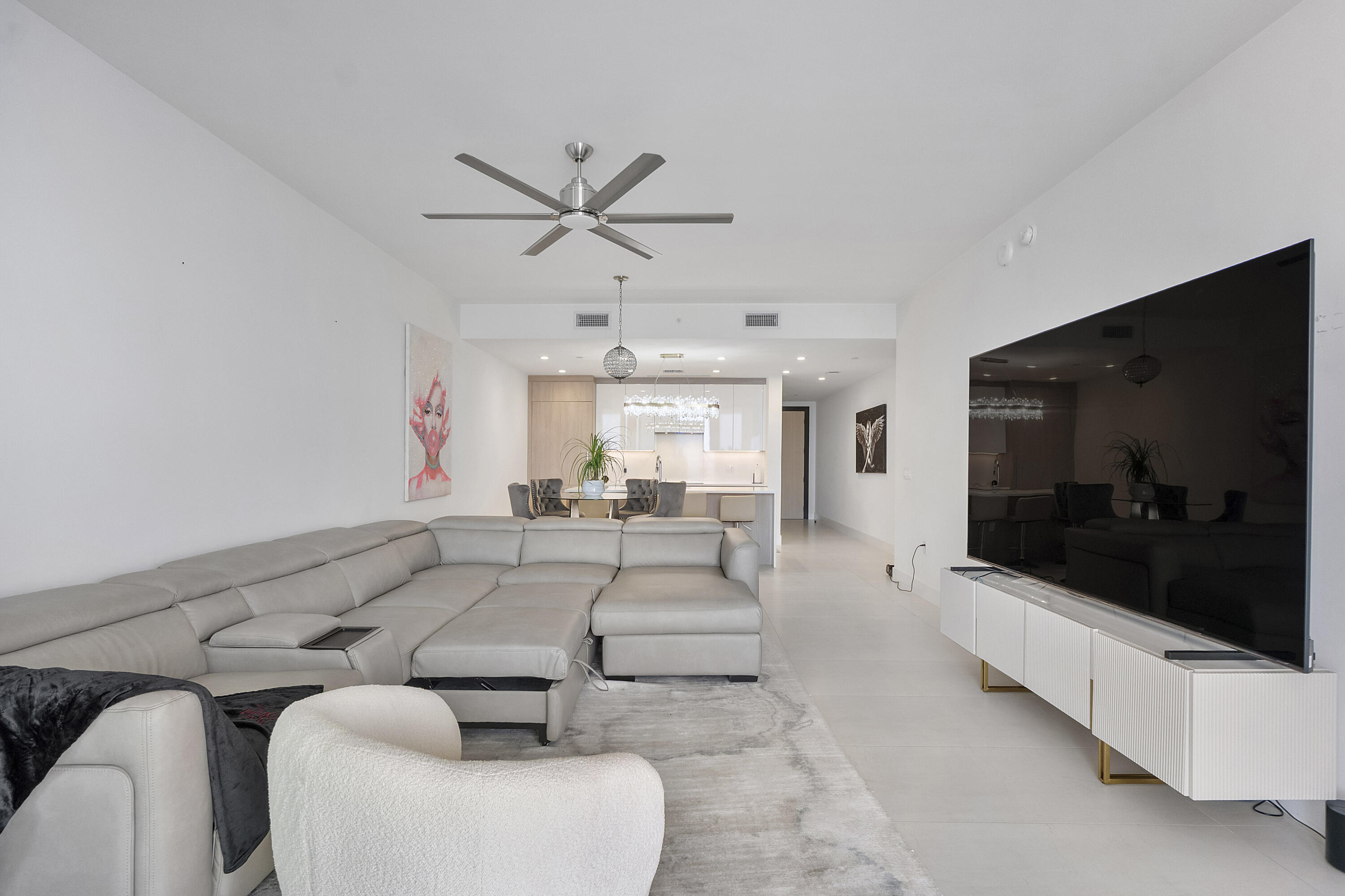153 N Seabreeze Boulevard N 1803