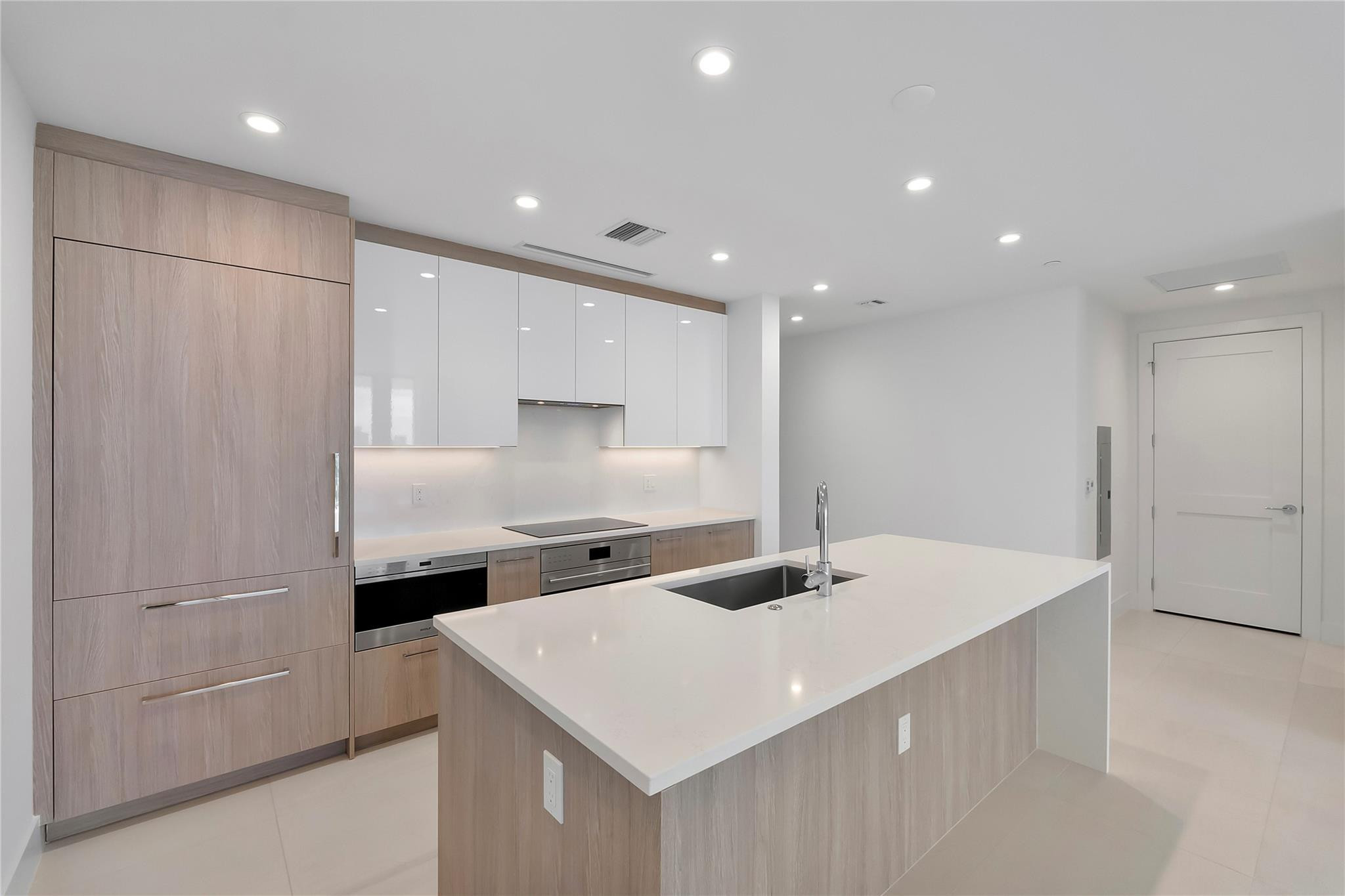 153 N Seabreeze Boulevard N 1803