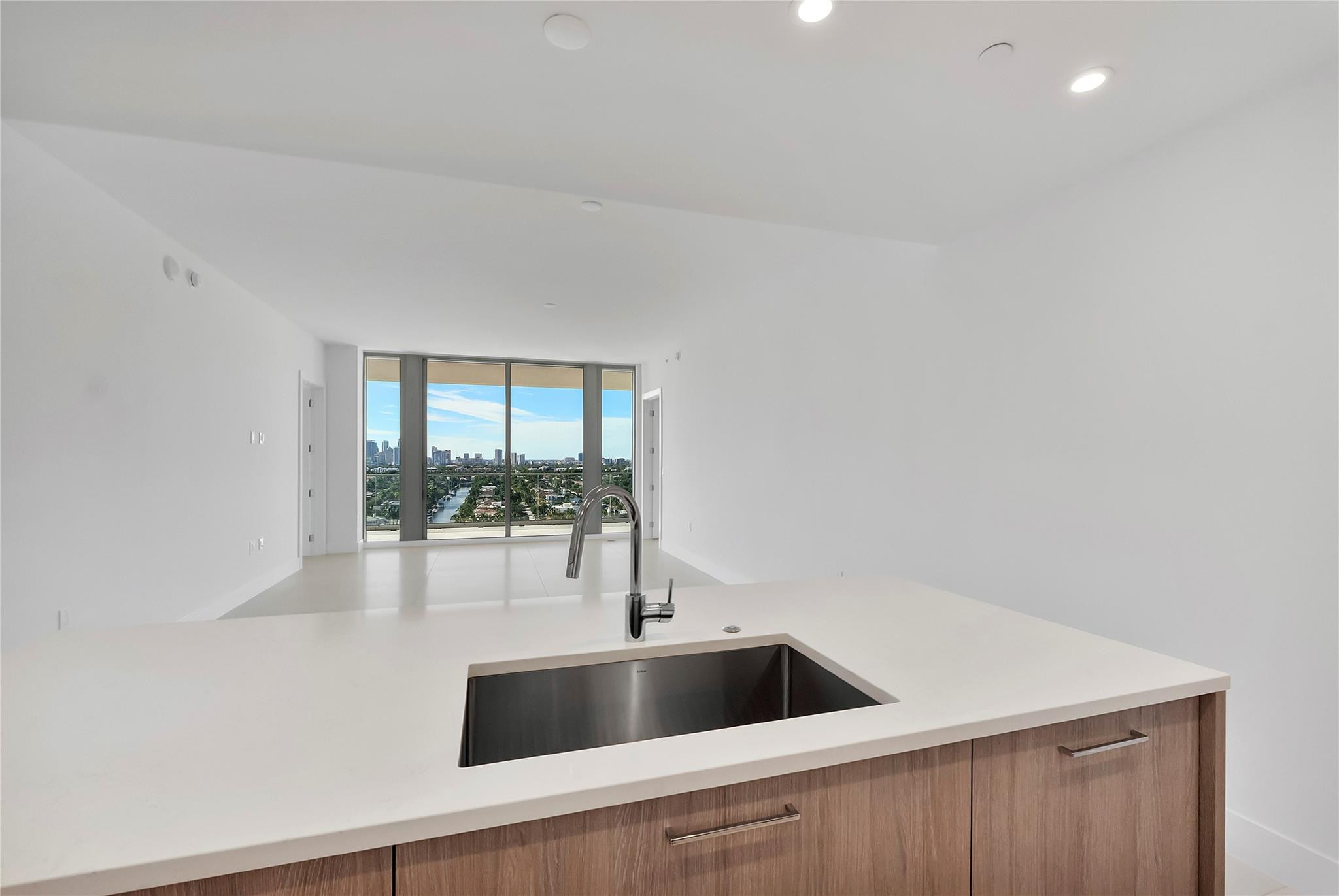153 N Seabreeze Boulevard N 1803