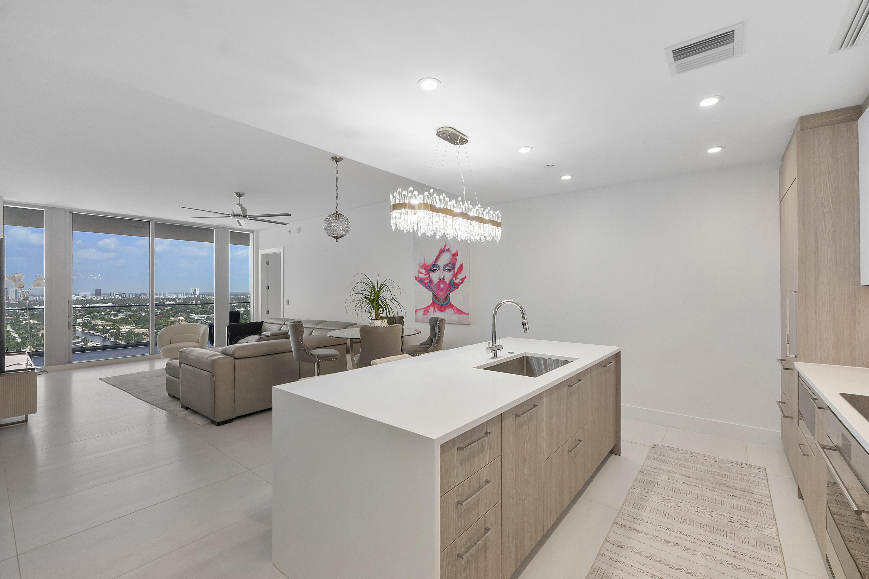 153 N Seabreeze Boulevard N 1803