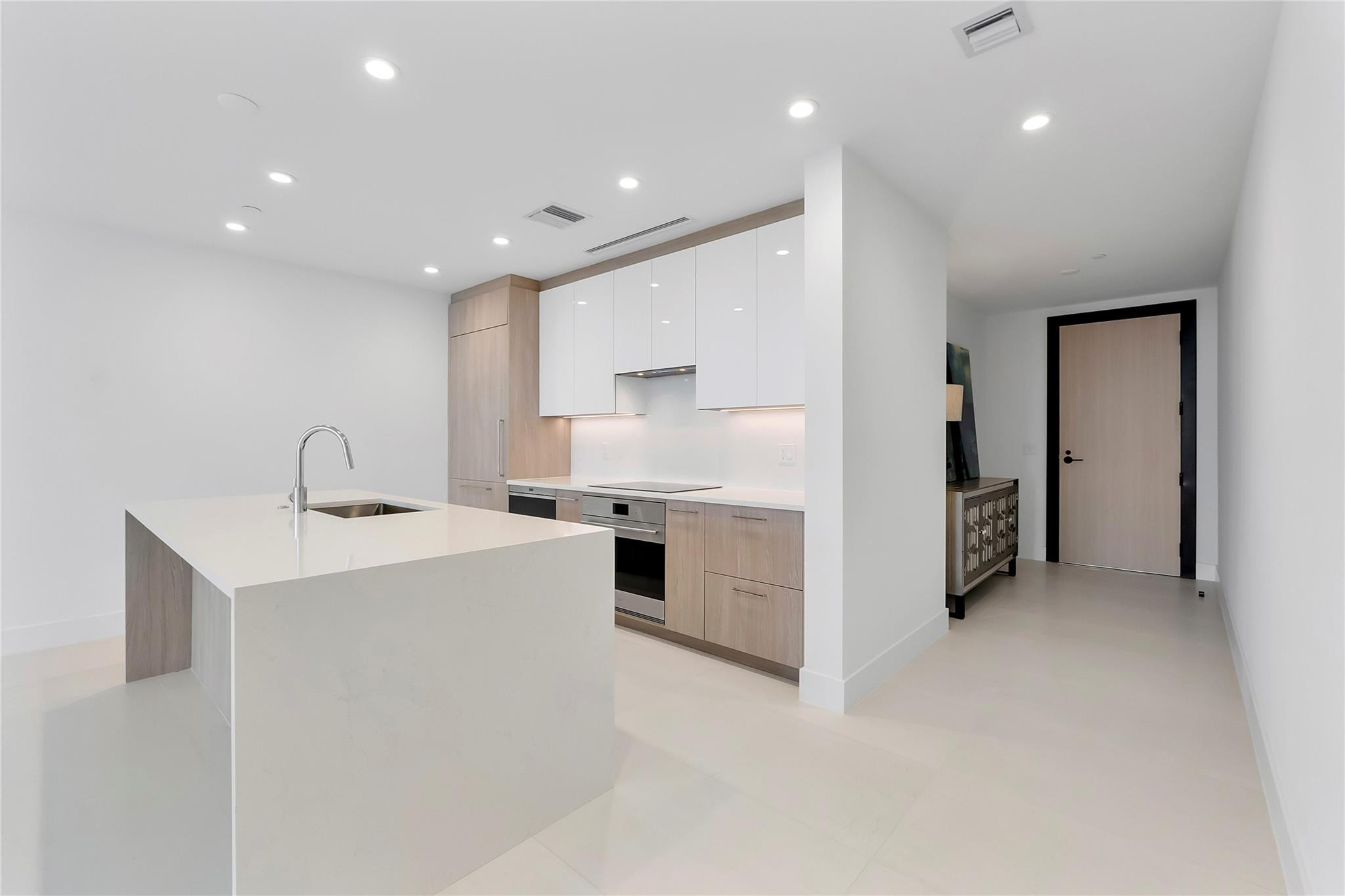153 N Seabreeze Boulevard N 1803