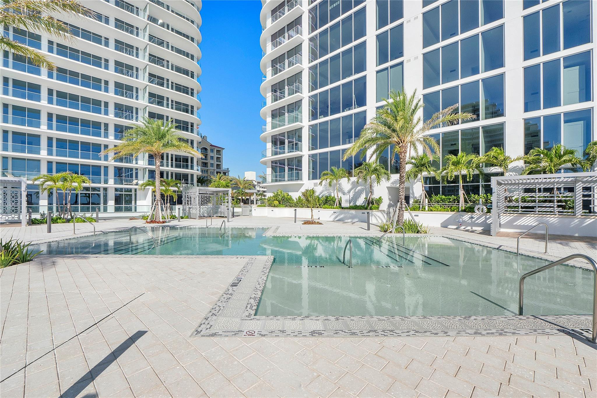 153 N Seabreeze Boulevard N 1803