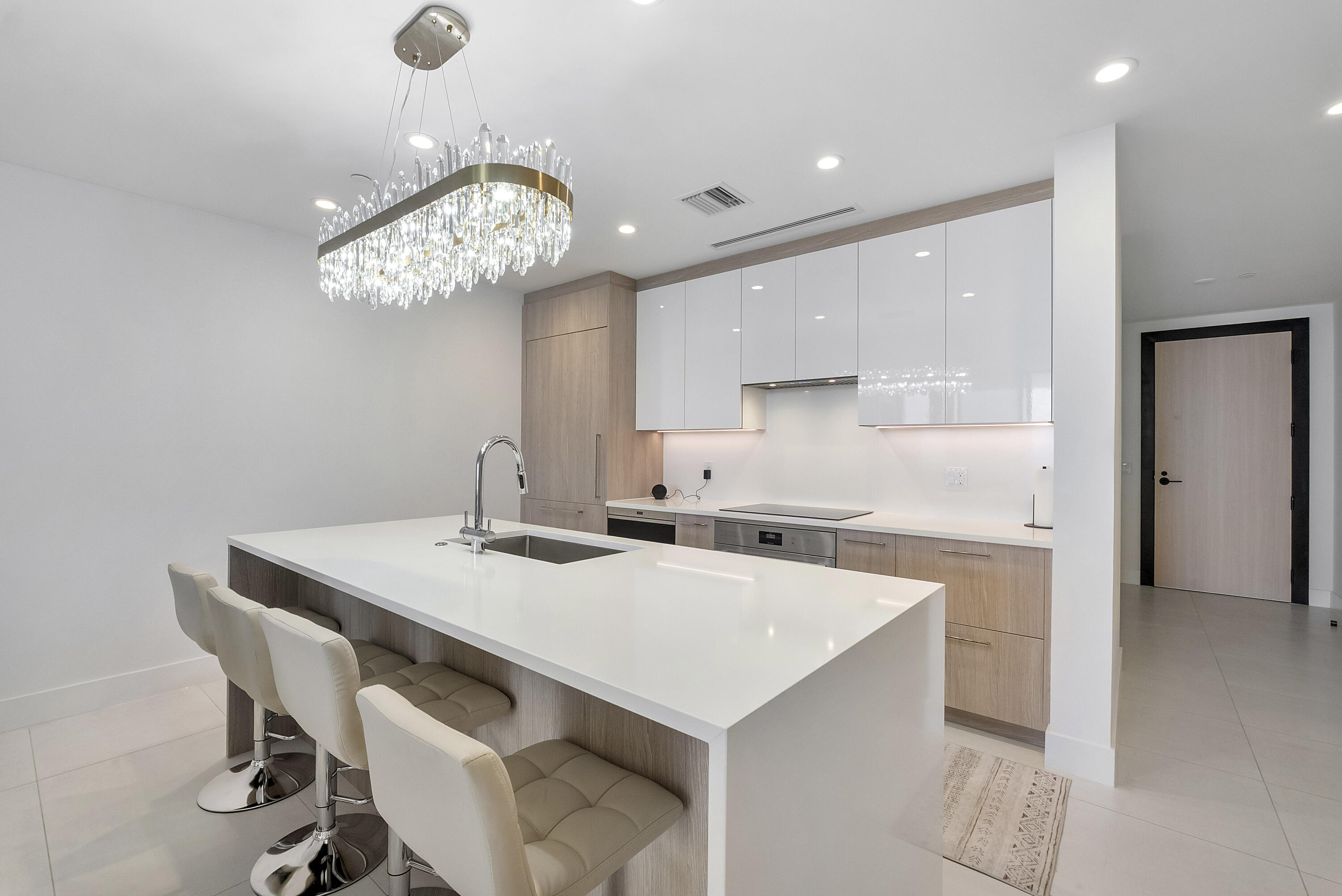 153 N Seabreeze Boulevard N 1803