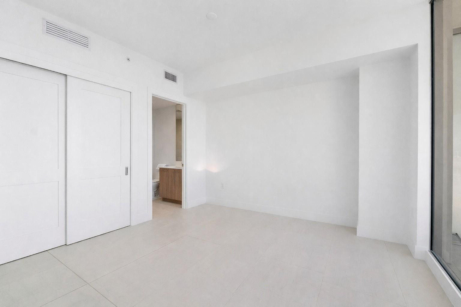 153 N Seabreeze Boulevard N 1803