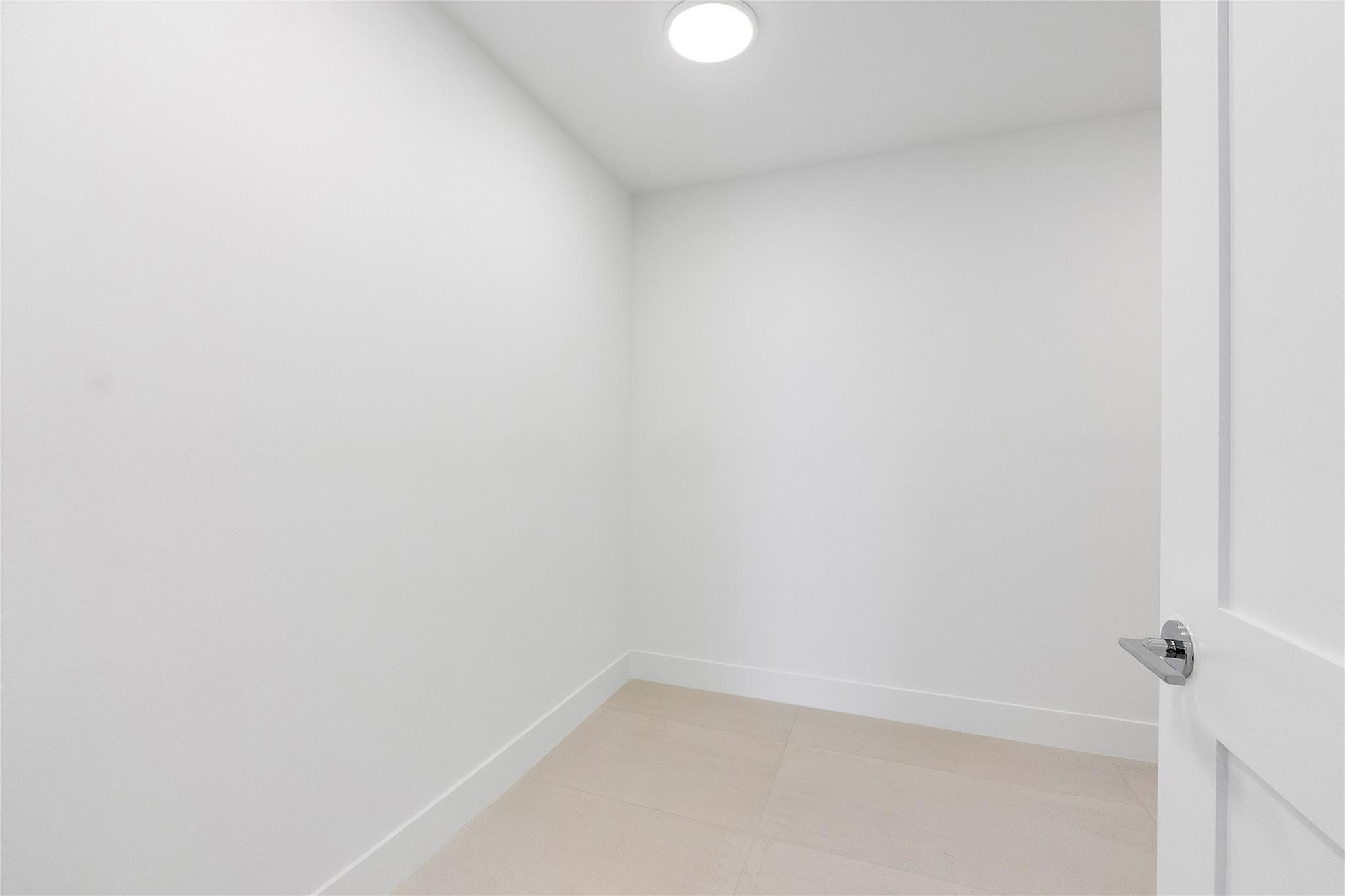 153 N Seabreeze Boulevard N 1803