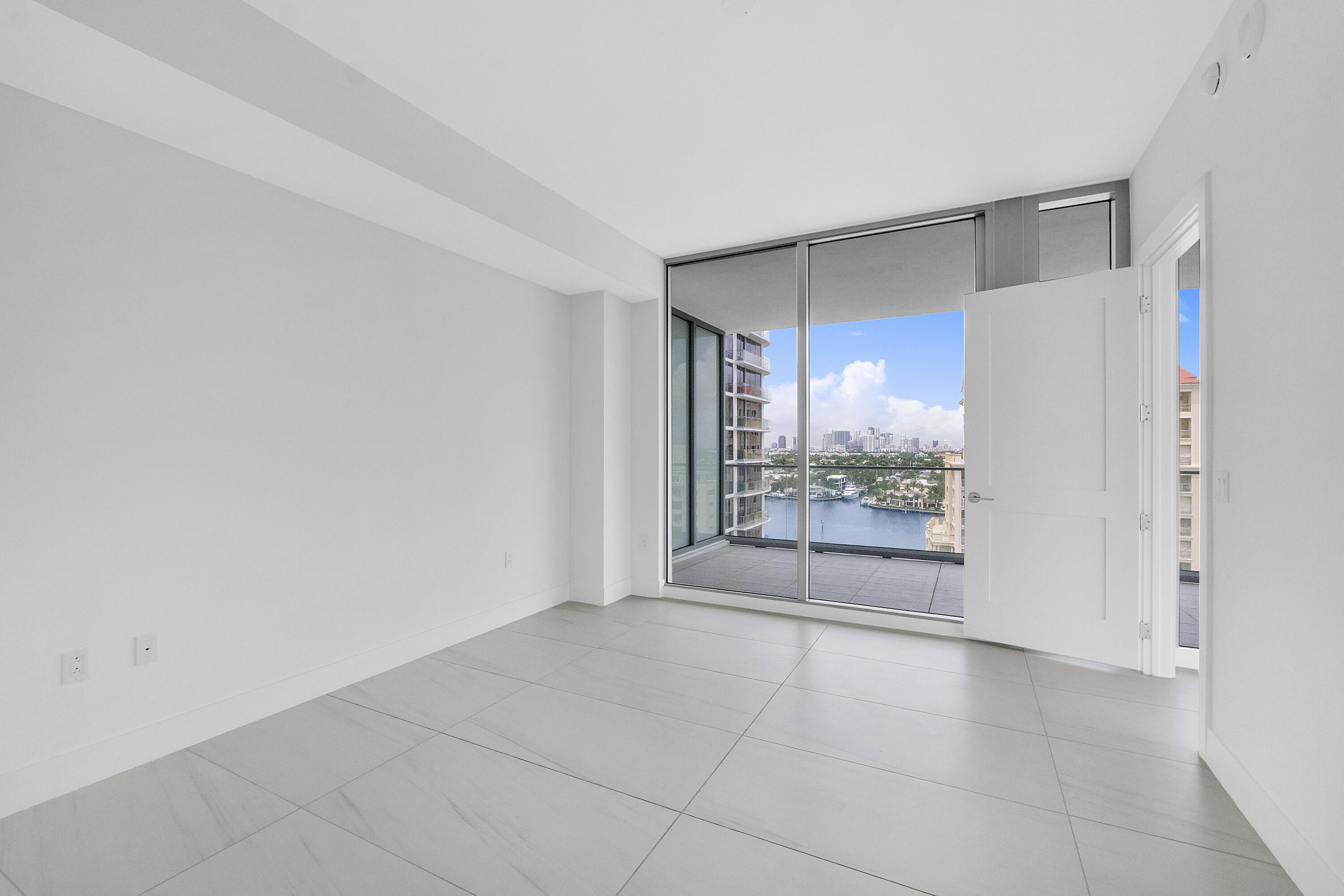 151 N Seabreeze Boulevard 1003