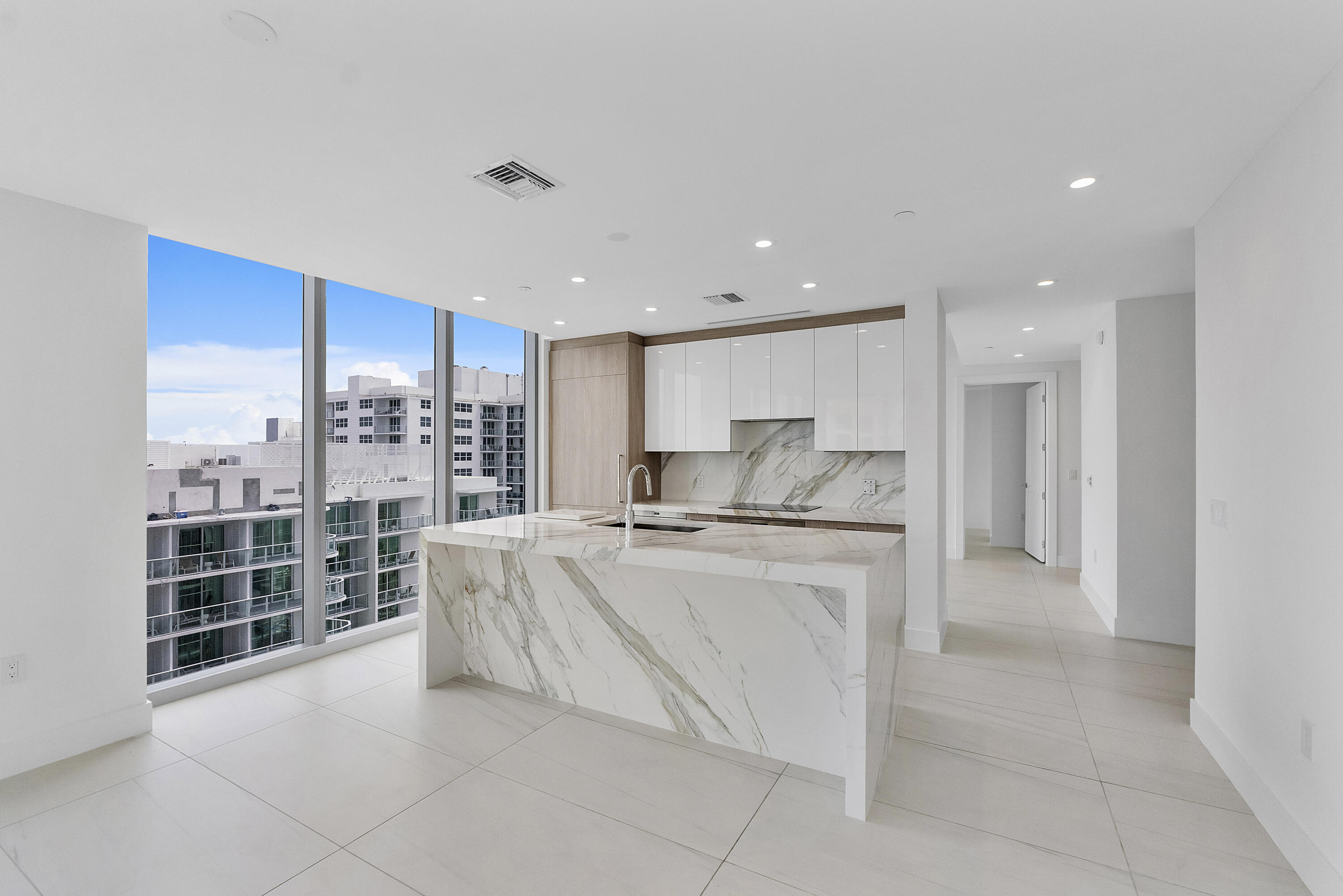 151 N Seabreeze Boulevard 1003