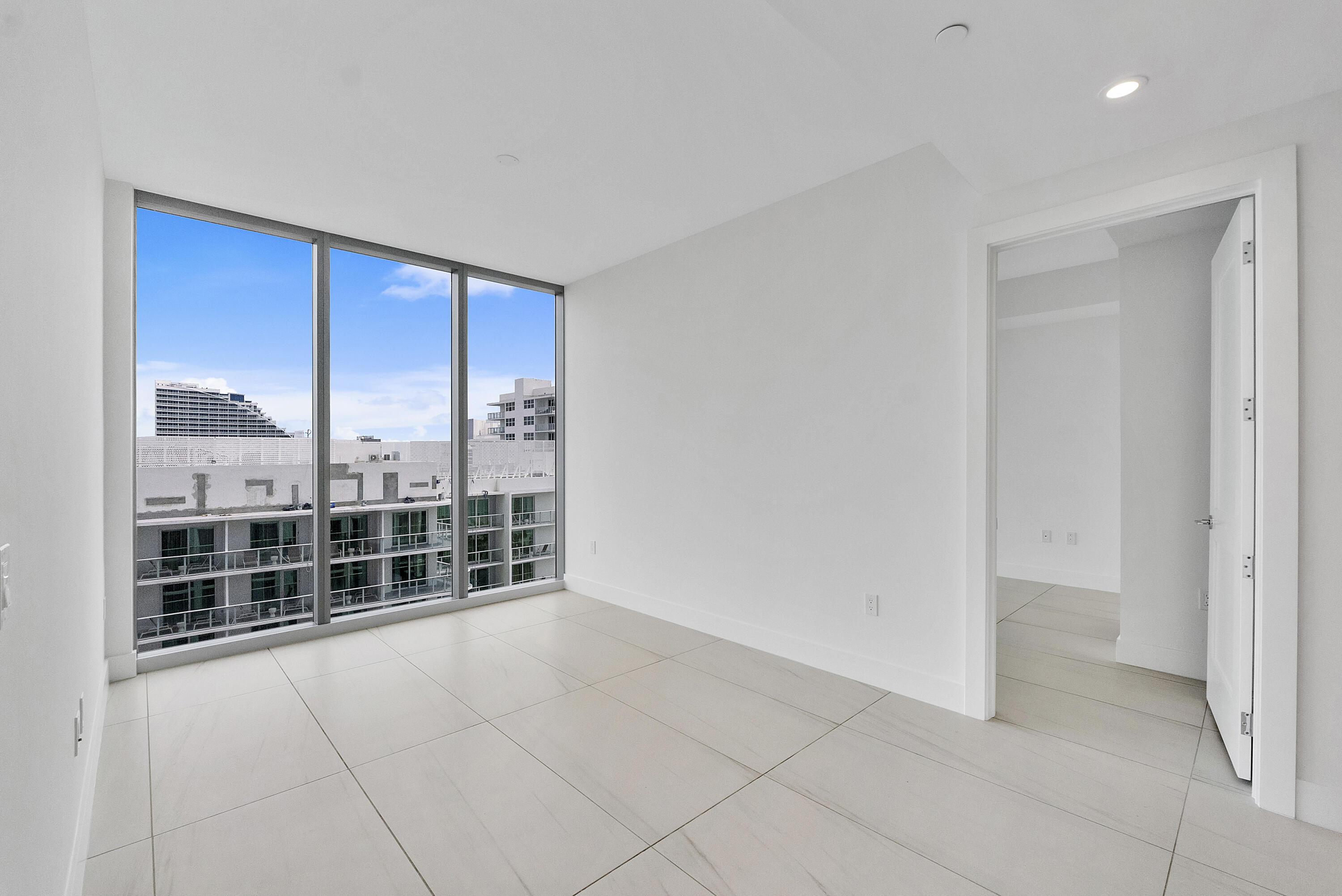 151 N Seabreeze Boulevard 1003