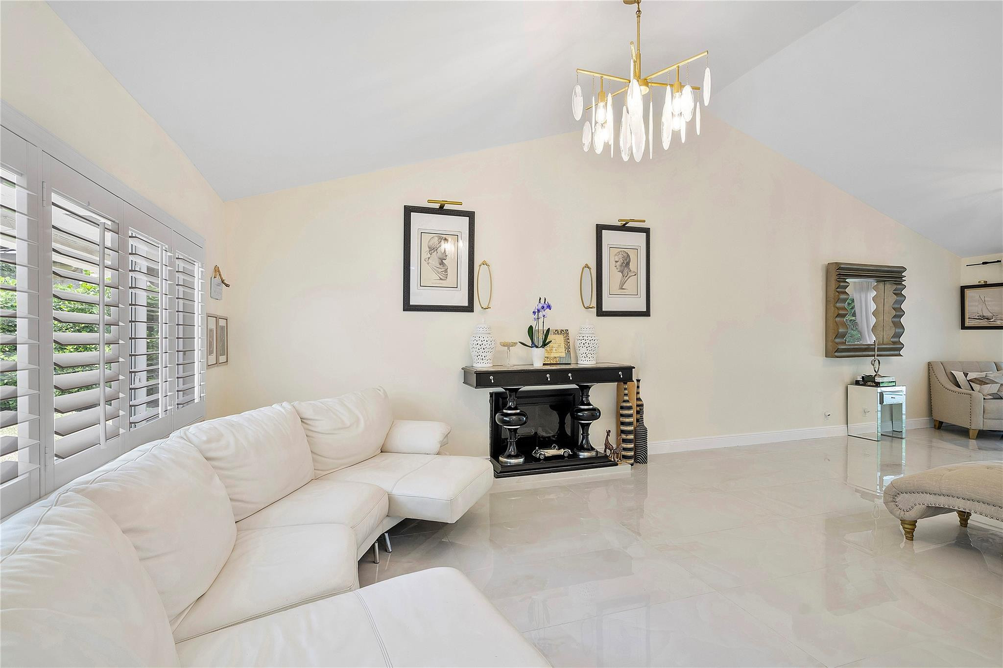 10209 Vestal Court
