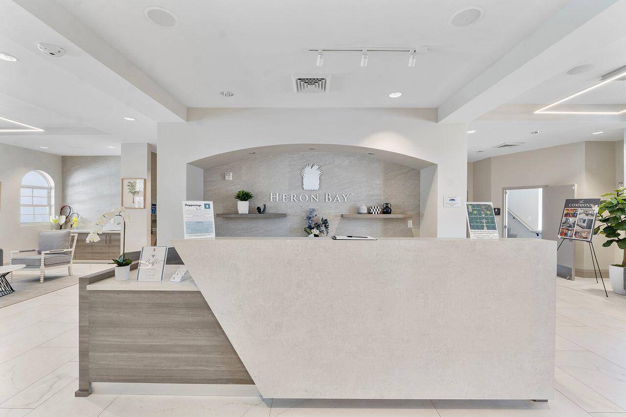 12390 NW 78TH Manor
