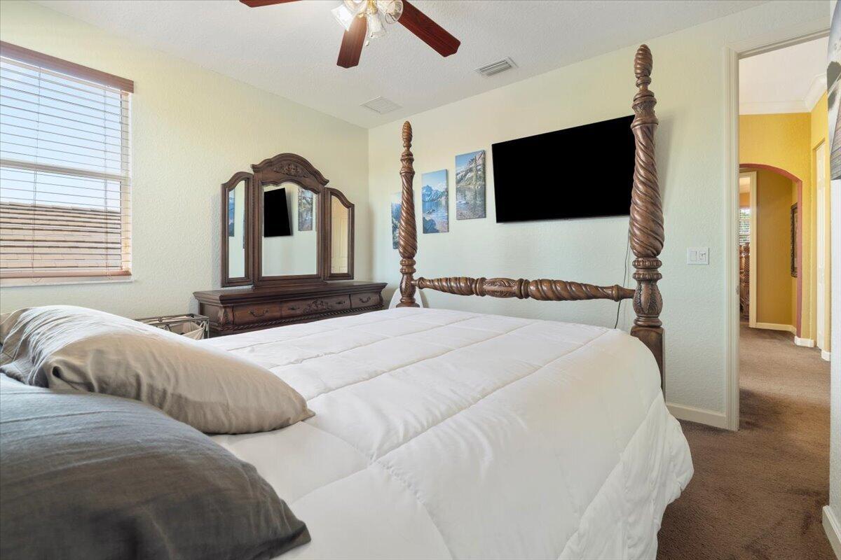 12390 NW 78TH Manor