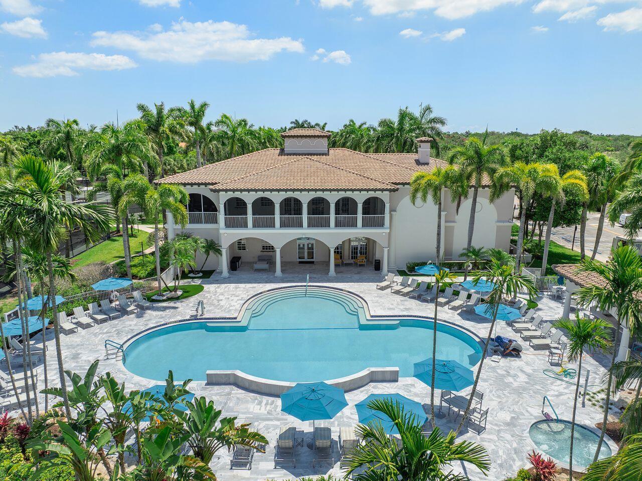 12390 NW 78TH Manor