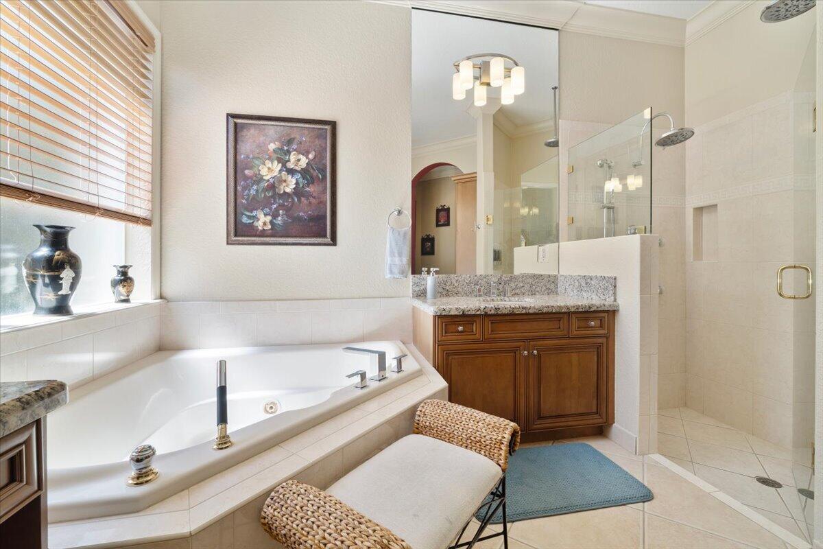 12390 NW 78TH Manor
