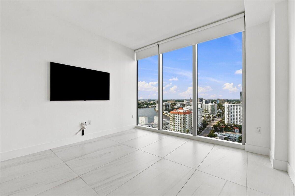 153 N Seabreeze Boulevard 1604