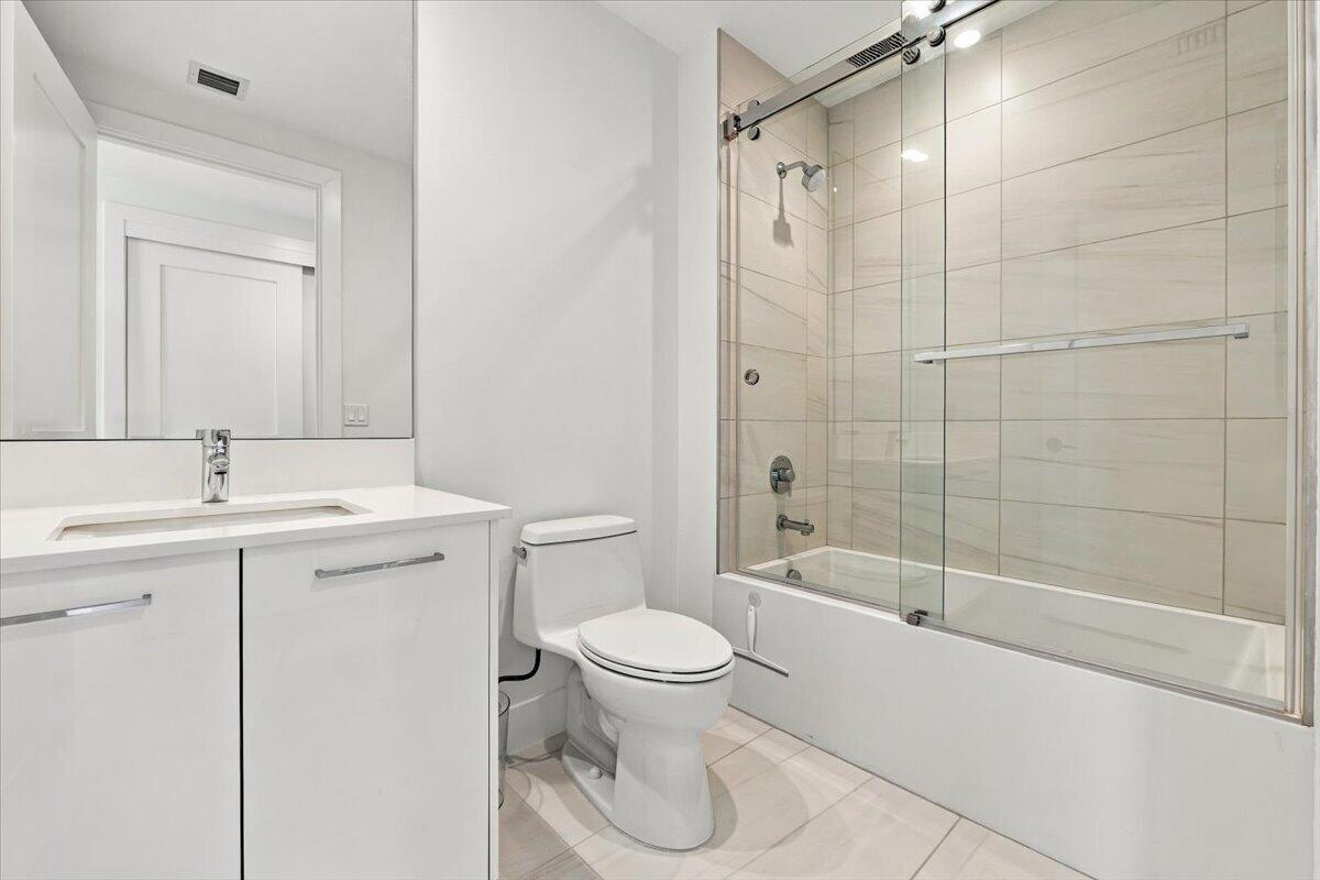 153 N Seabreeze Boulevard 1604