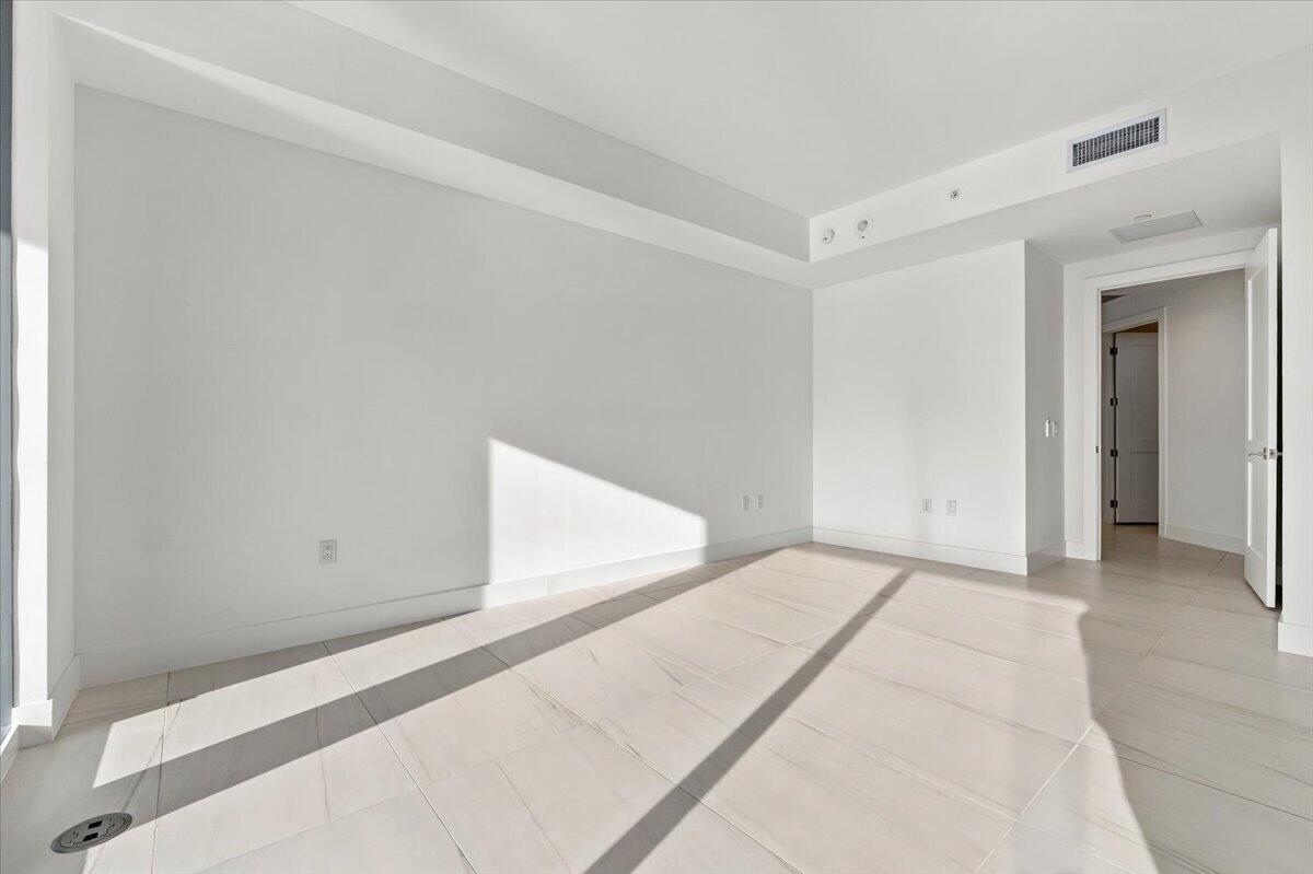 153 N Seabreeze Boulevard 1604
