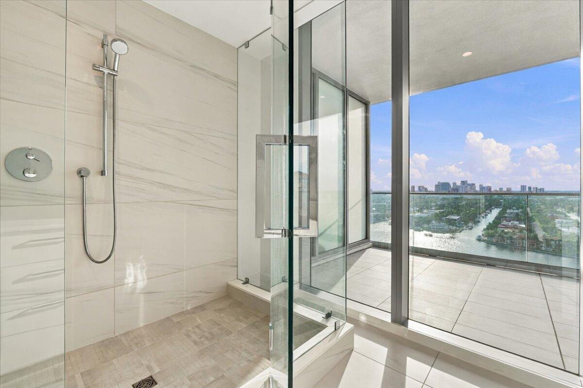 153 N Seabreeze Boulevard 1604
