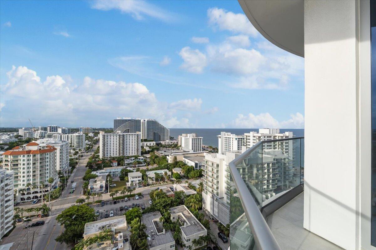 153 N Seabreeze Boulevard 1604