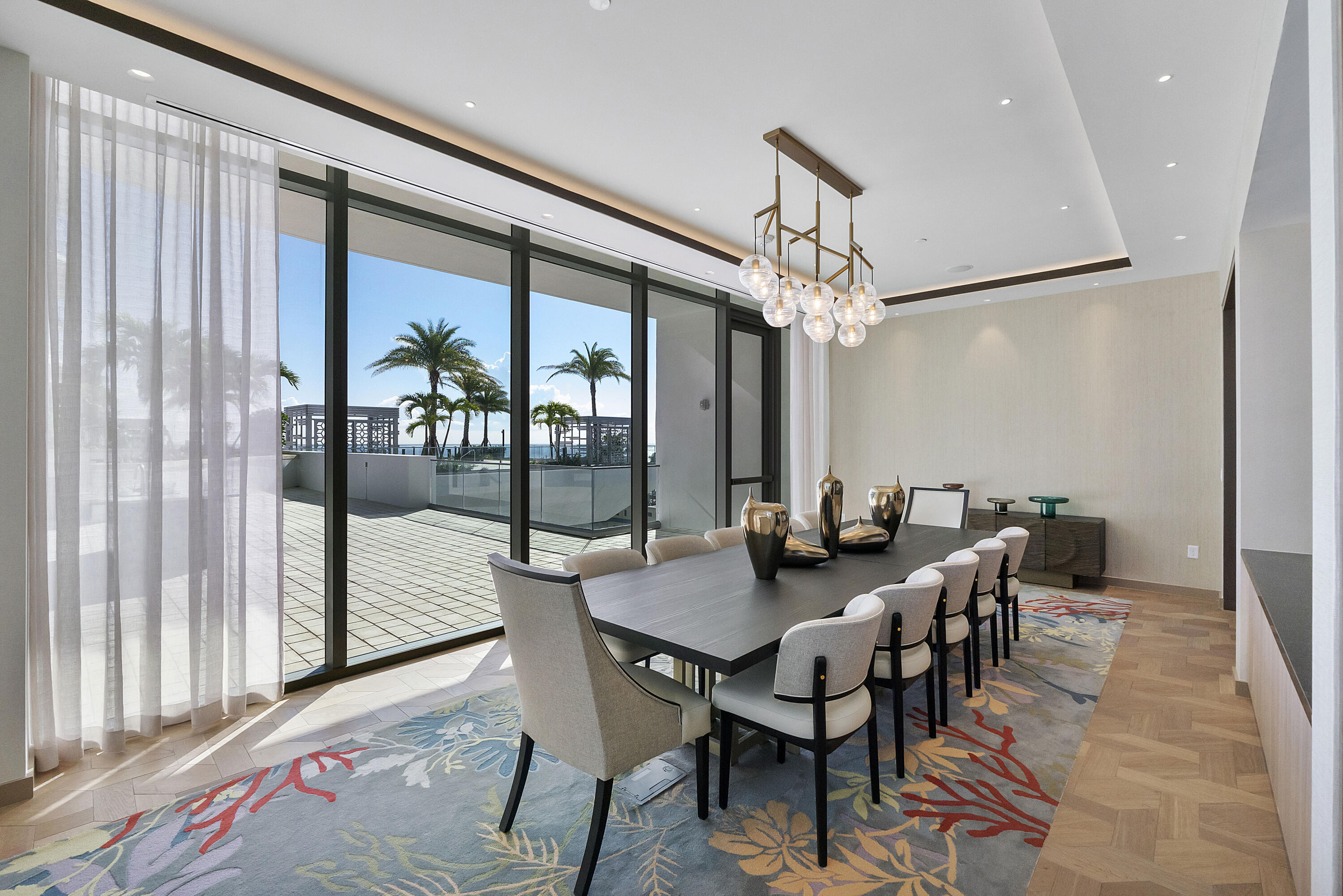 153 N Seabreeze Boulevard 1604