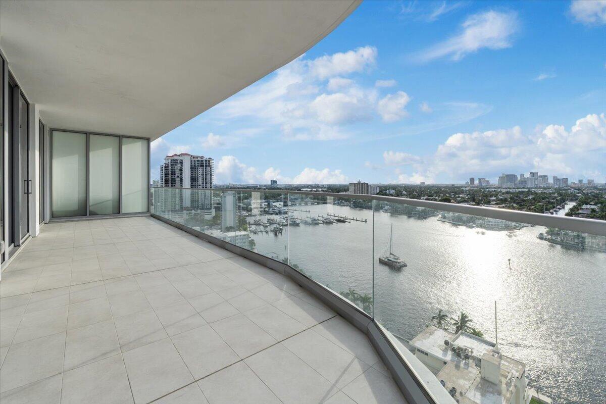 153 N Seabreeze Boulevard 1604