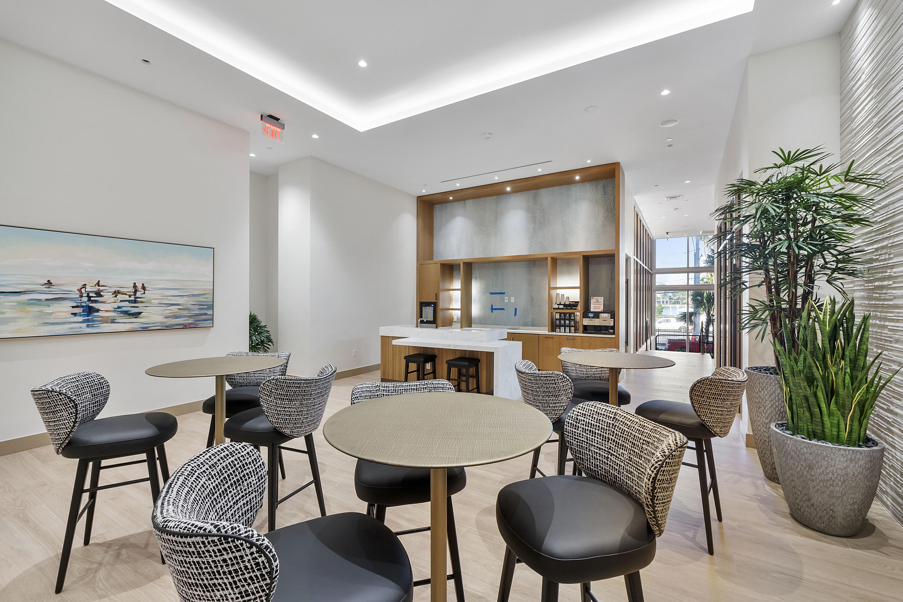 153 N Seabreeze Boulevard 1604