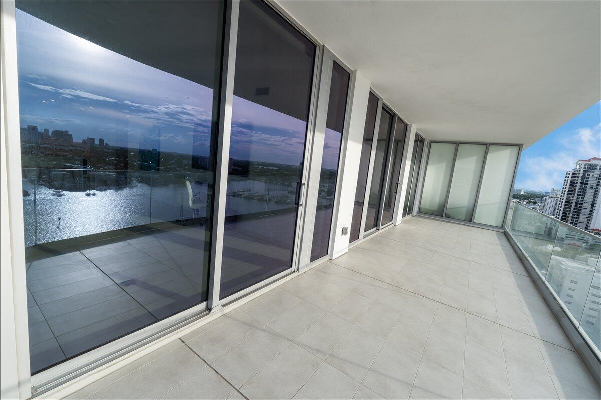 153 N Seabreeze Boulevard 1604