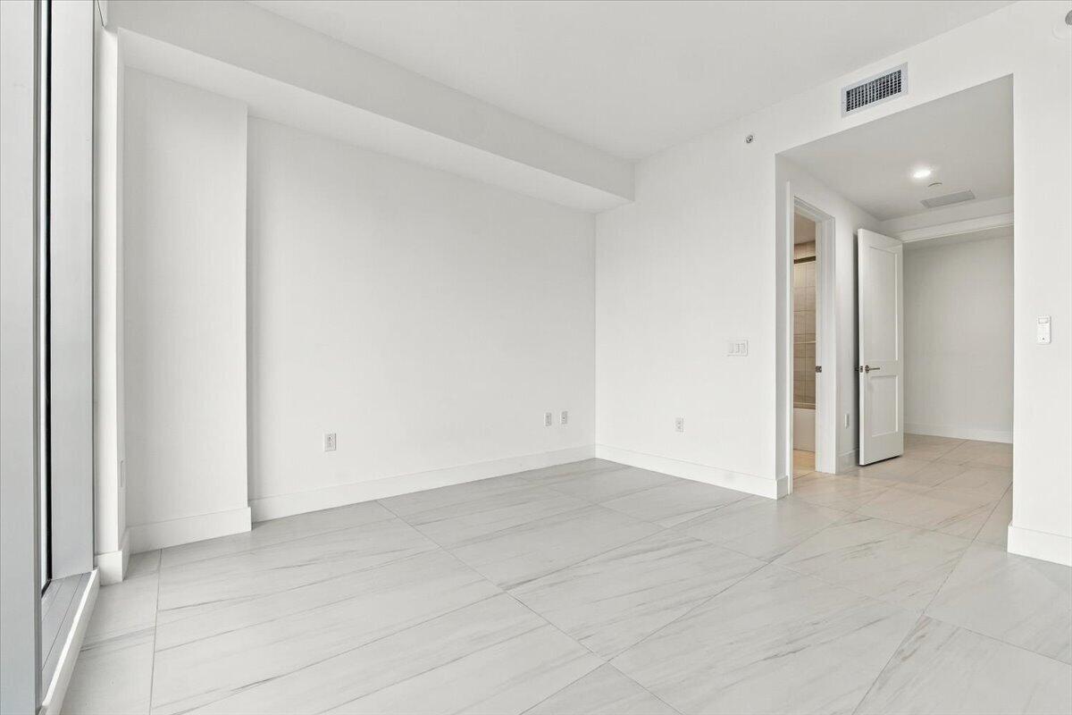 153 N Seabreeze Boulevard 1604