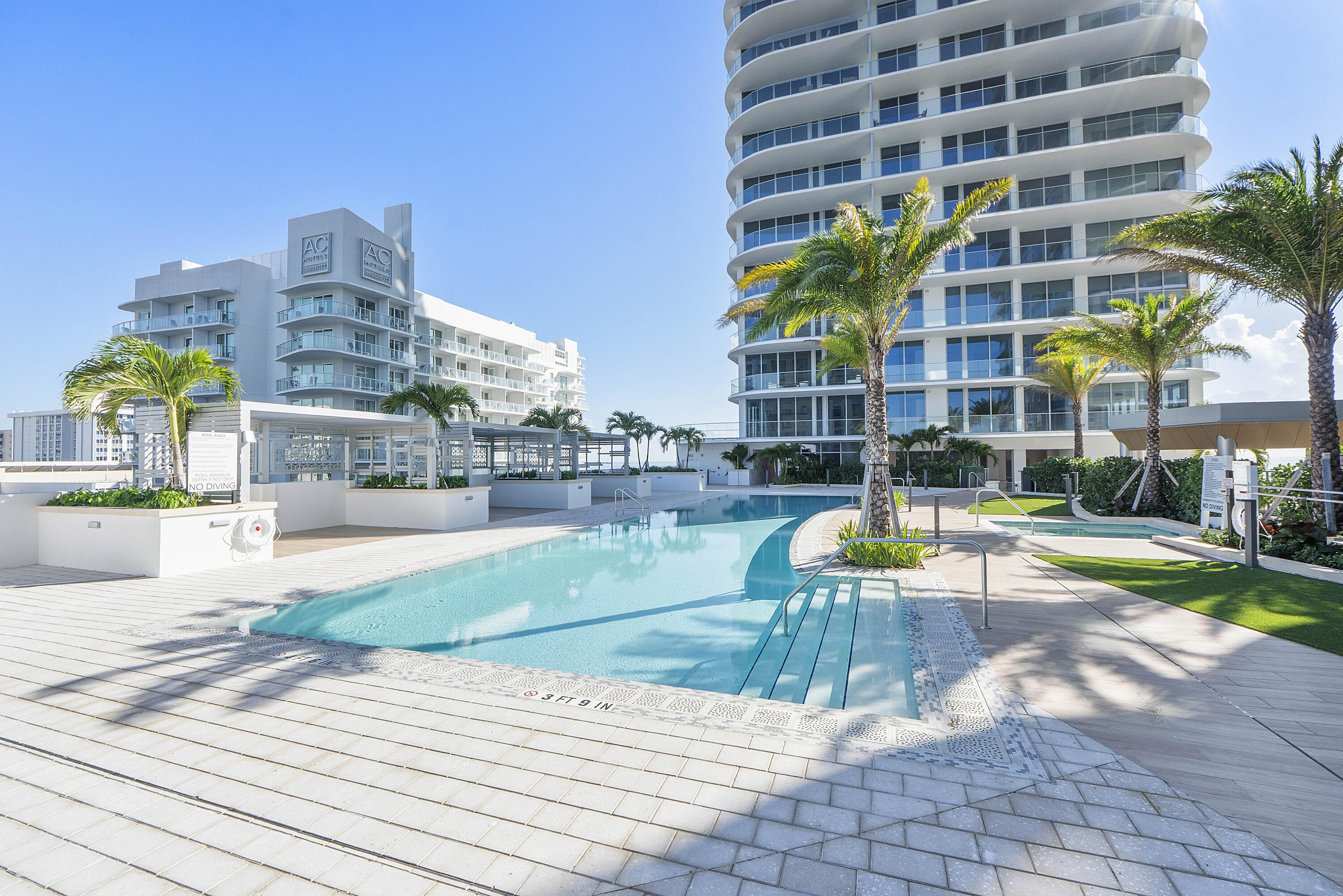 153 N Seabreeze Boulevard 1604