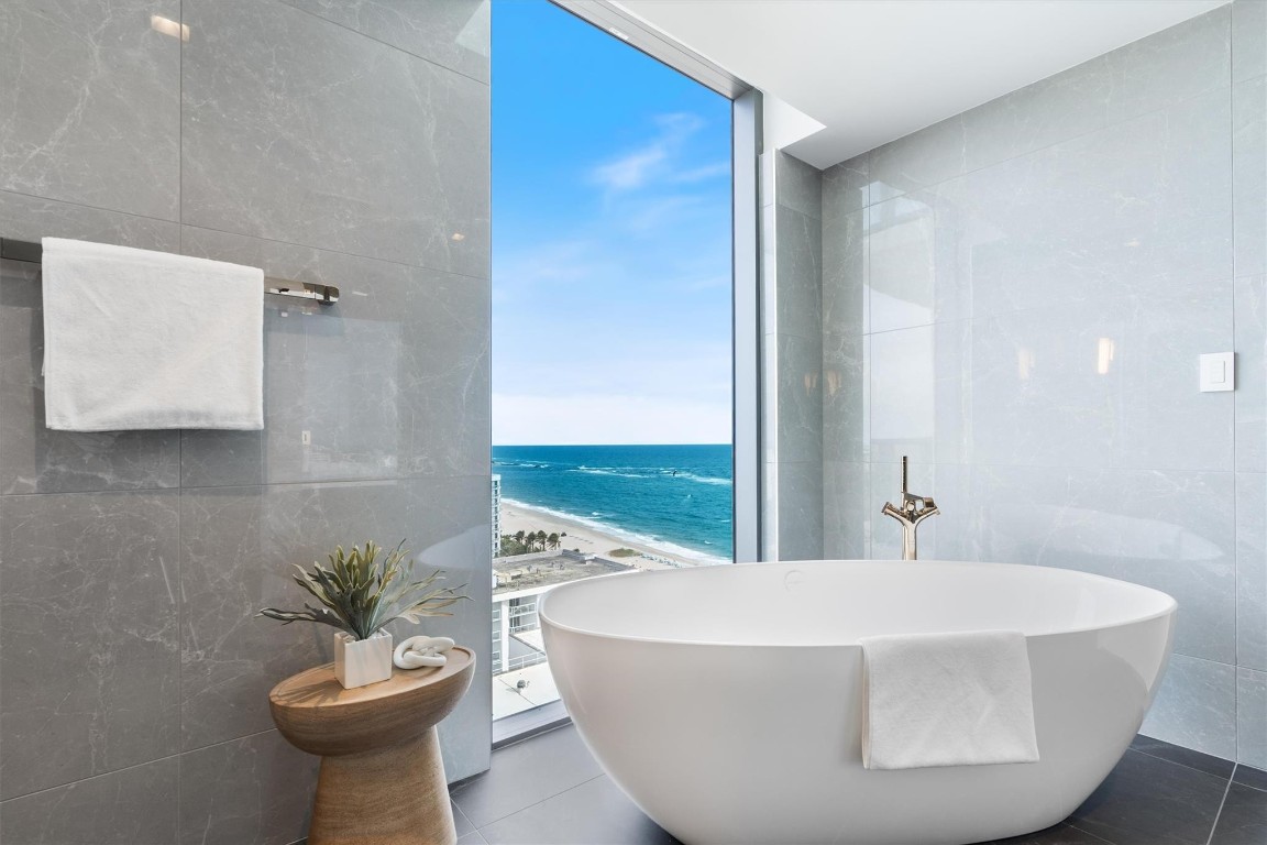 1116 N Ocean Blvd Unit: 1606