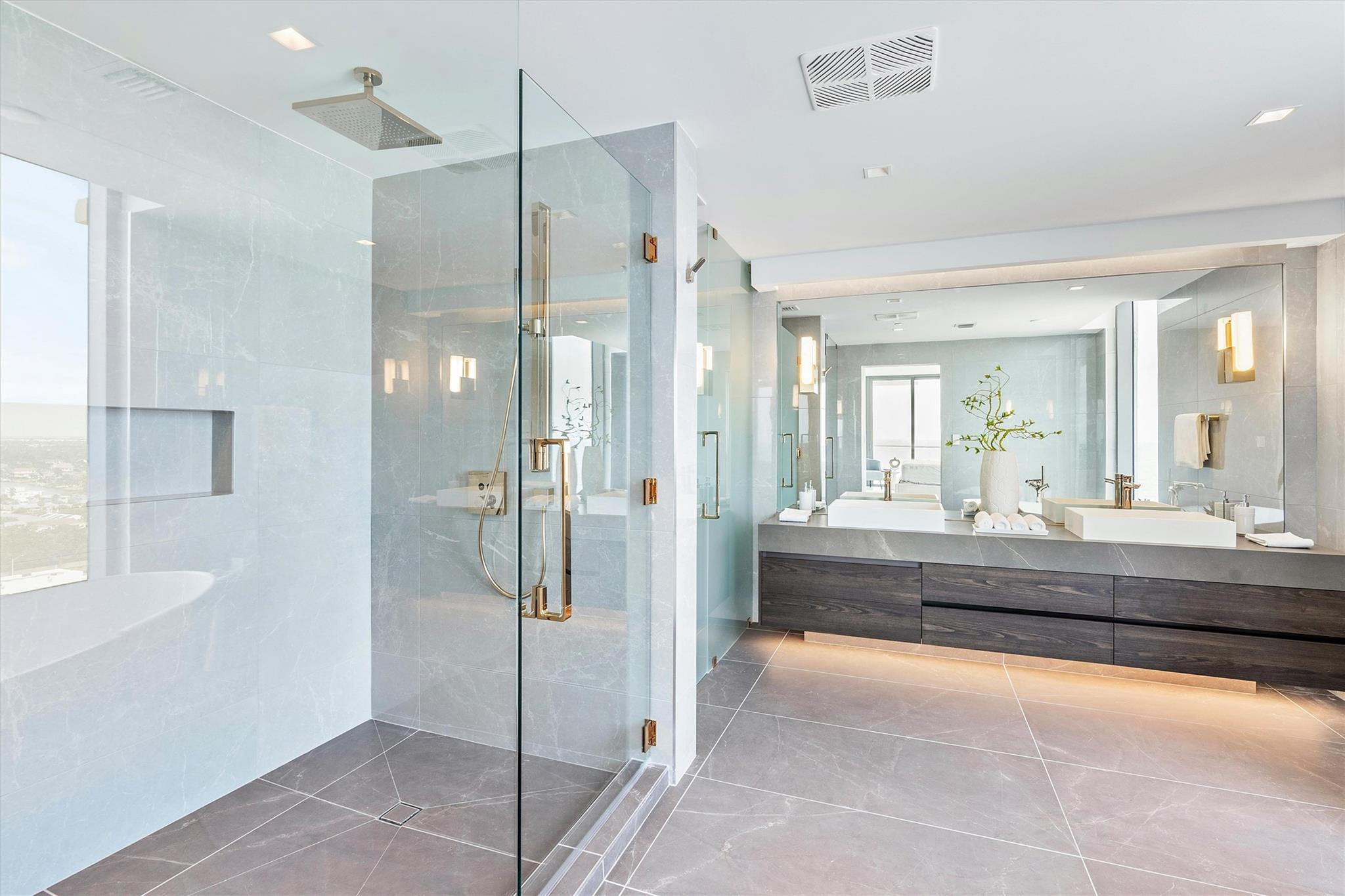 1116 N Ocean Blvd Unit: 1606