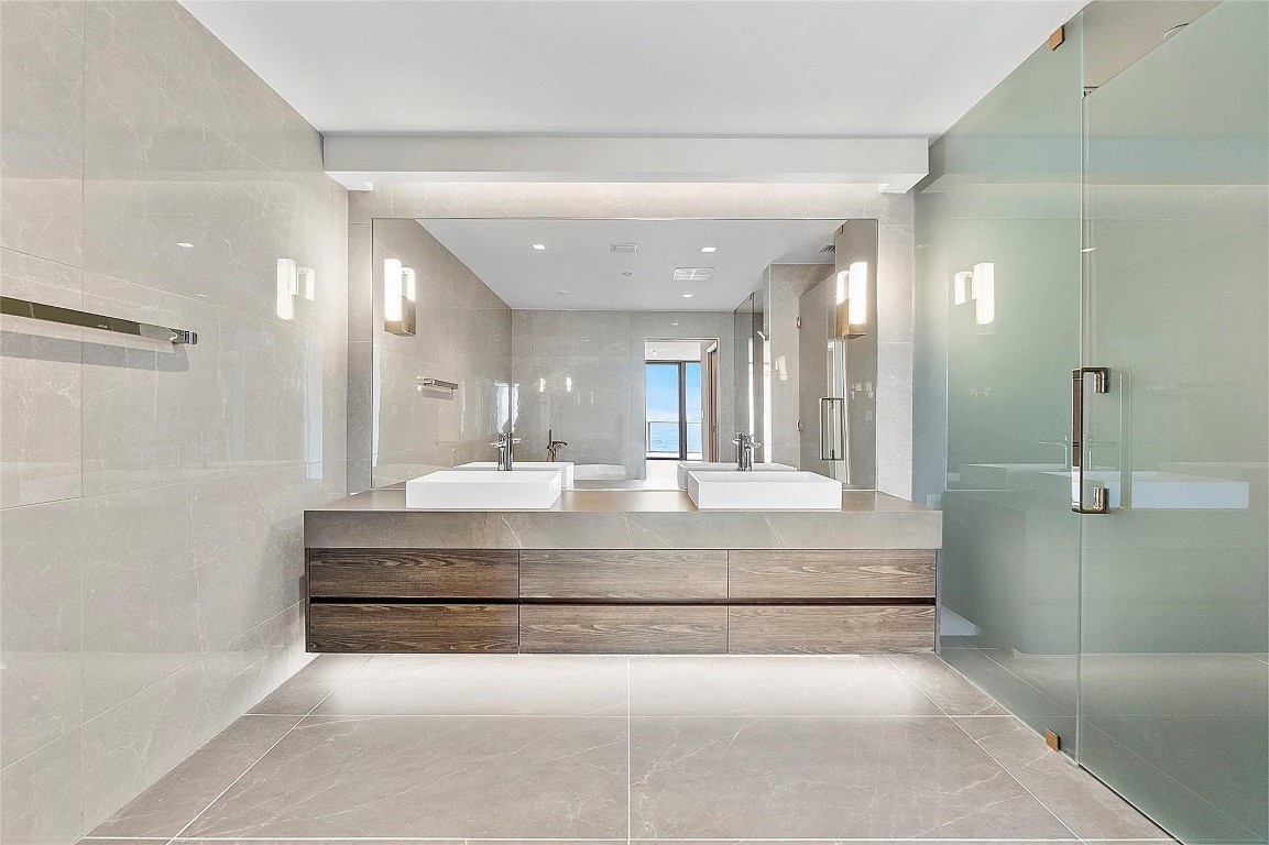 1116 N Ocean Blvd Unit: 504