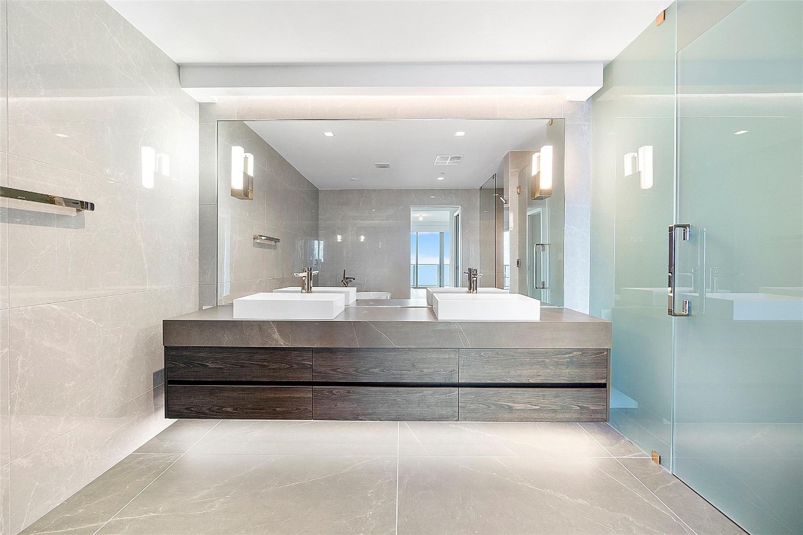 1116 N Ocean Blvd Unit: 805