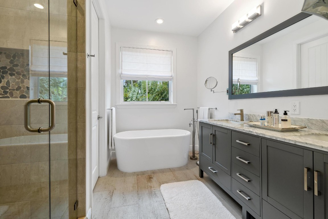 1033 NE 13th Ave 1033