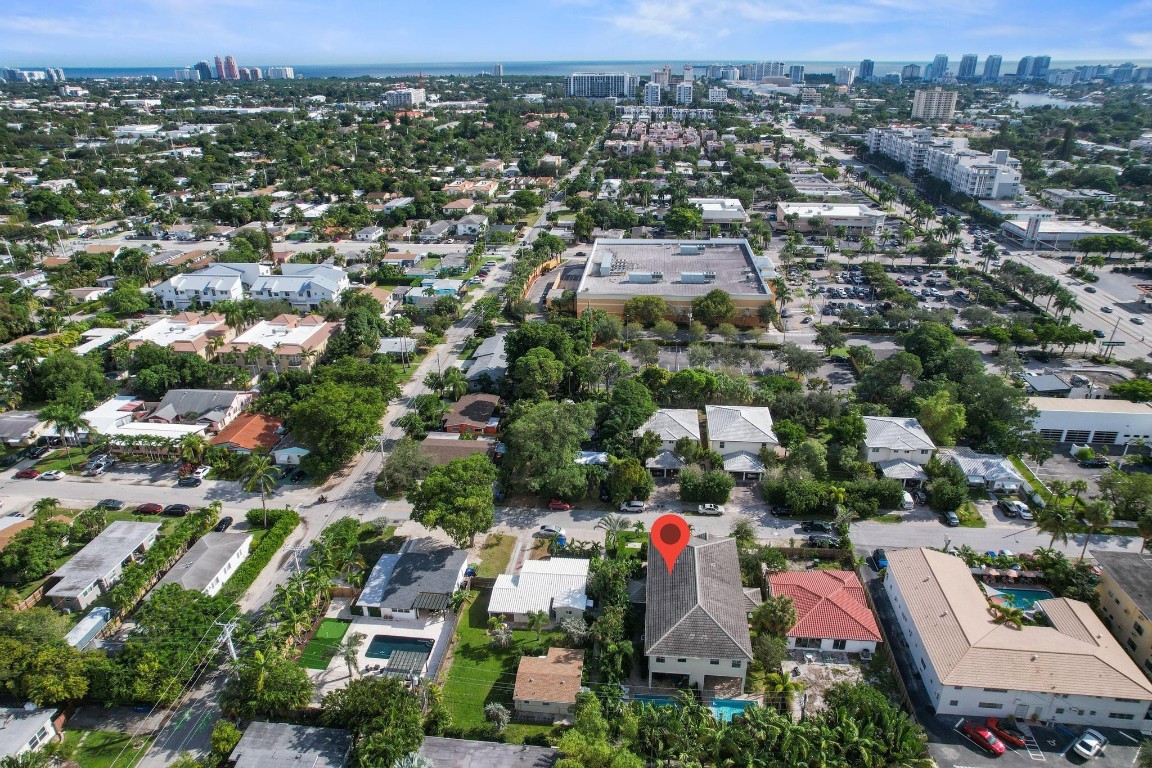 1033 NE 13th Ave 1033