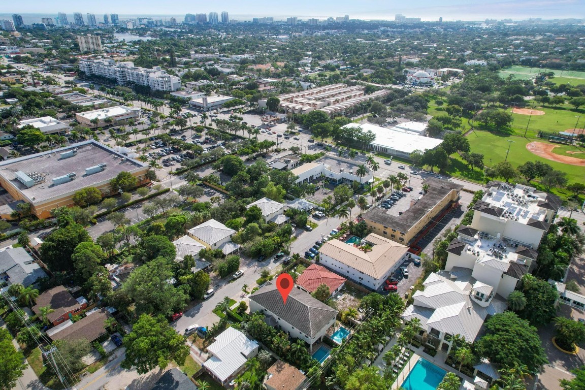 1033 NE 13th Ave 1033