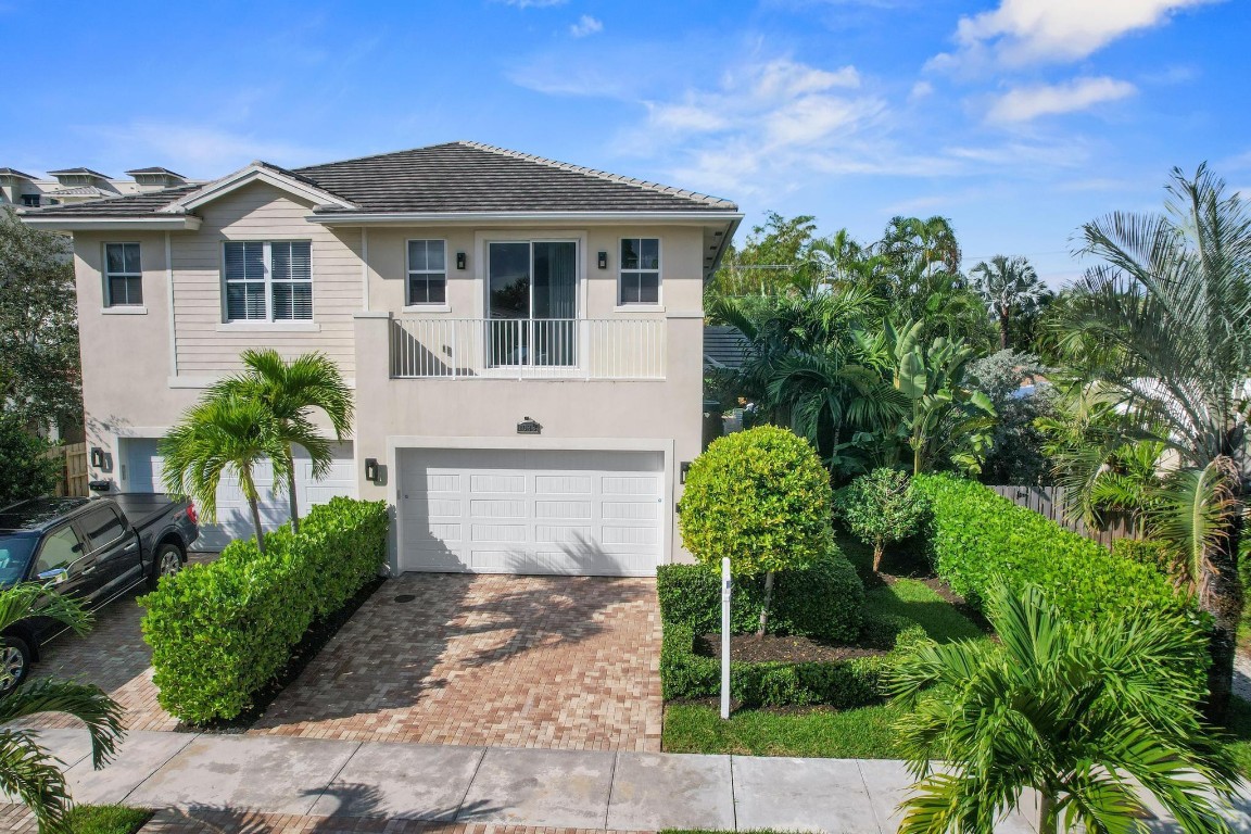 1033 NE 13th Ave 1033