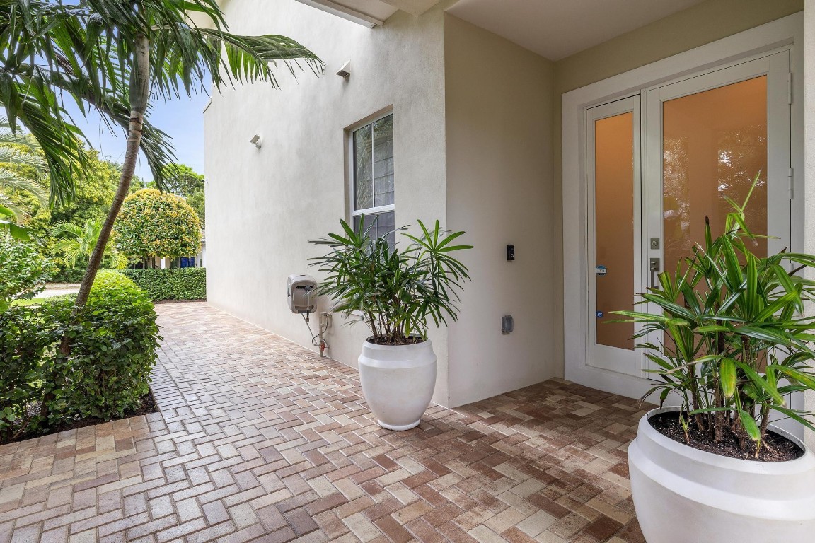 1033 NE 13th Ave 1033