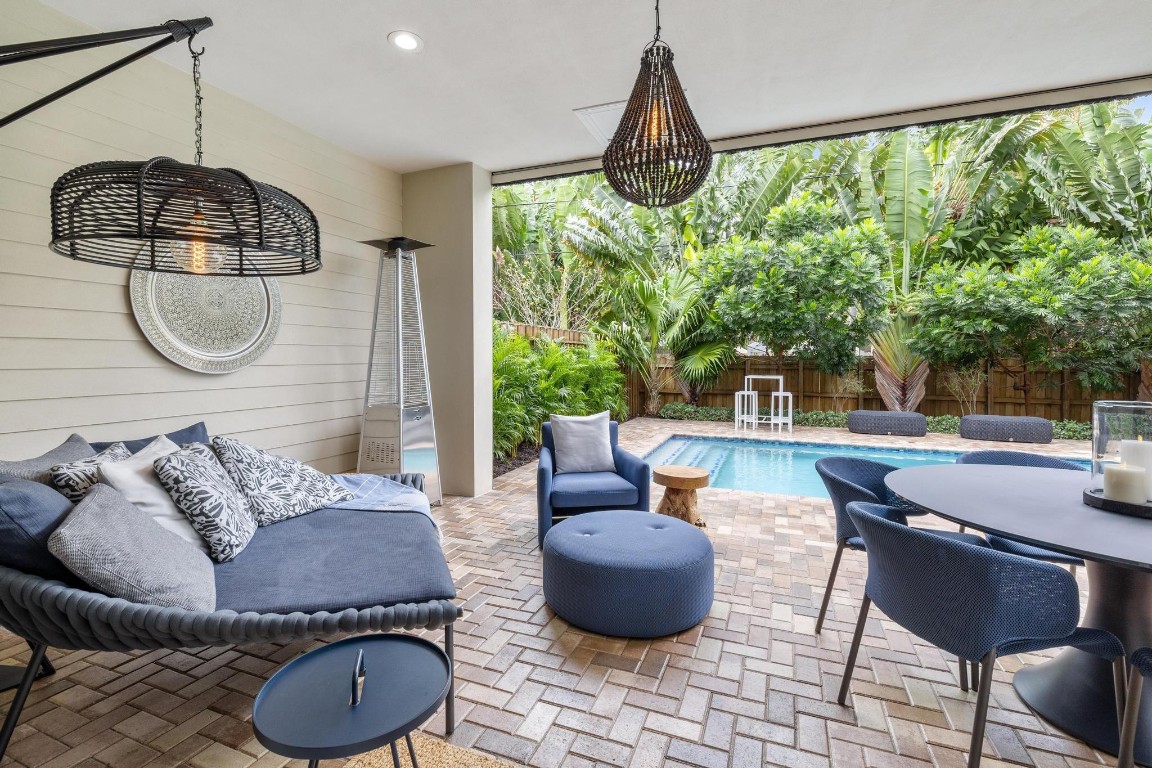 1033 NE 13th Ave 1033