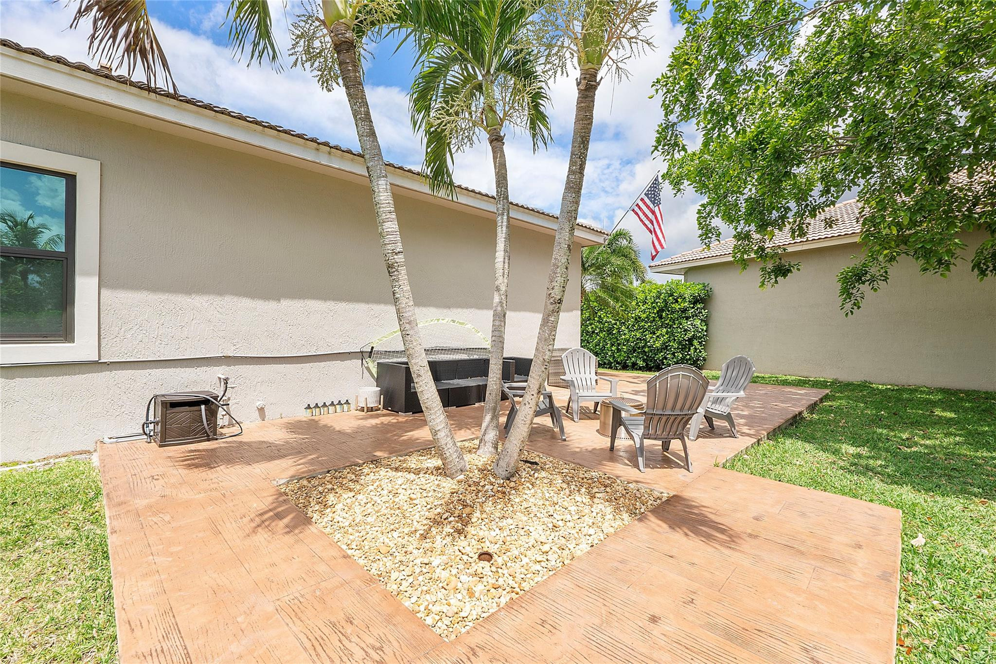 12199 NW 77th Mnr